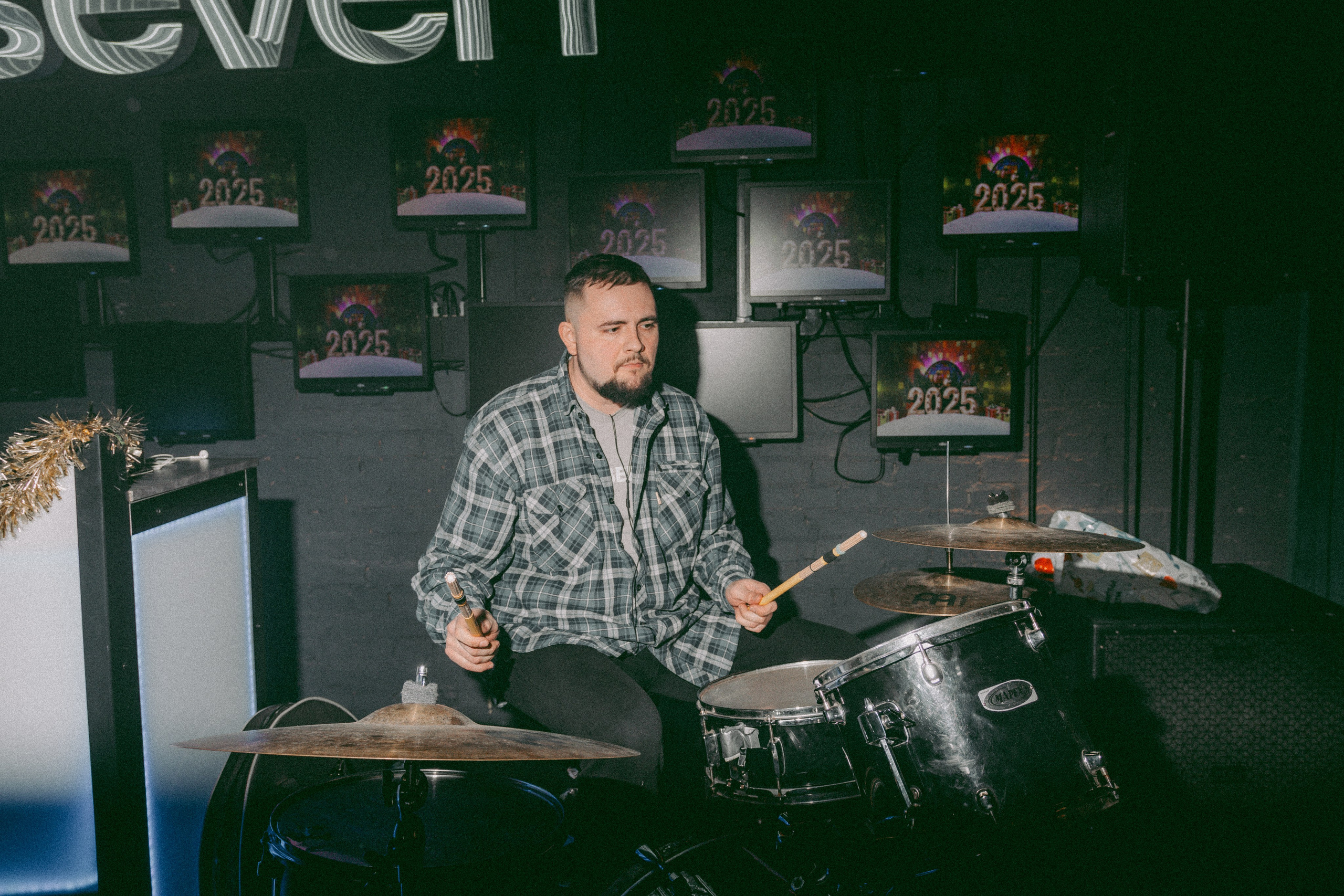 SEVEN bar — New Year