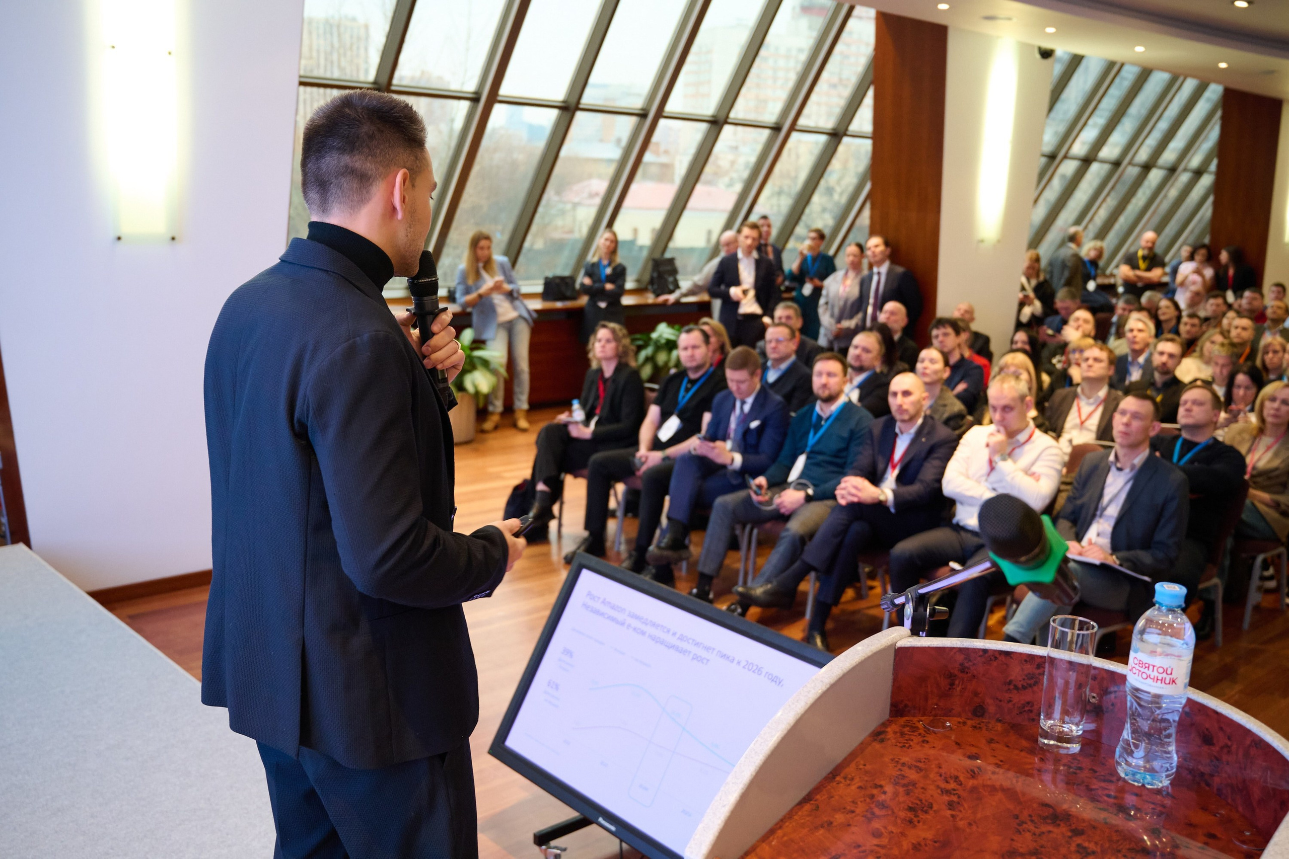 Redis Business Class — В фокусе. Планы и стратегии 2025. Репортажный фотограф в Москве и Санкт-Петербурге — Профессиональная съёмка мероприятий | Данила Золкин