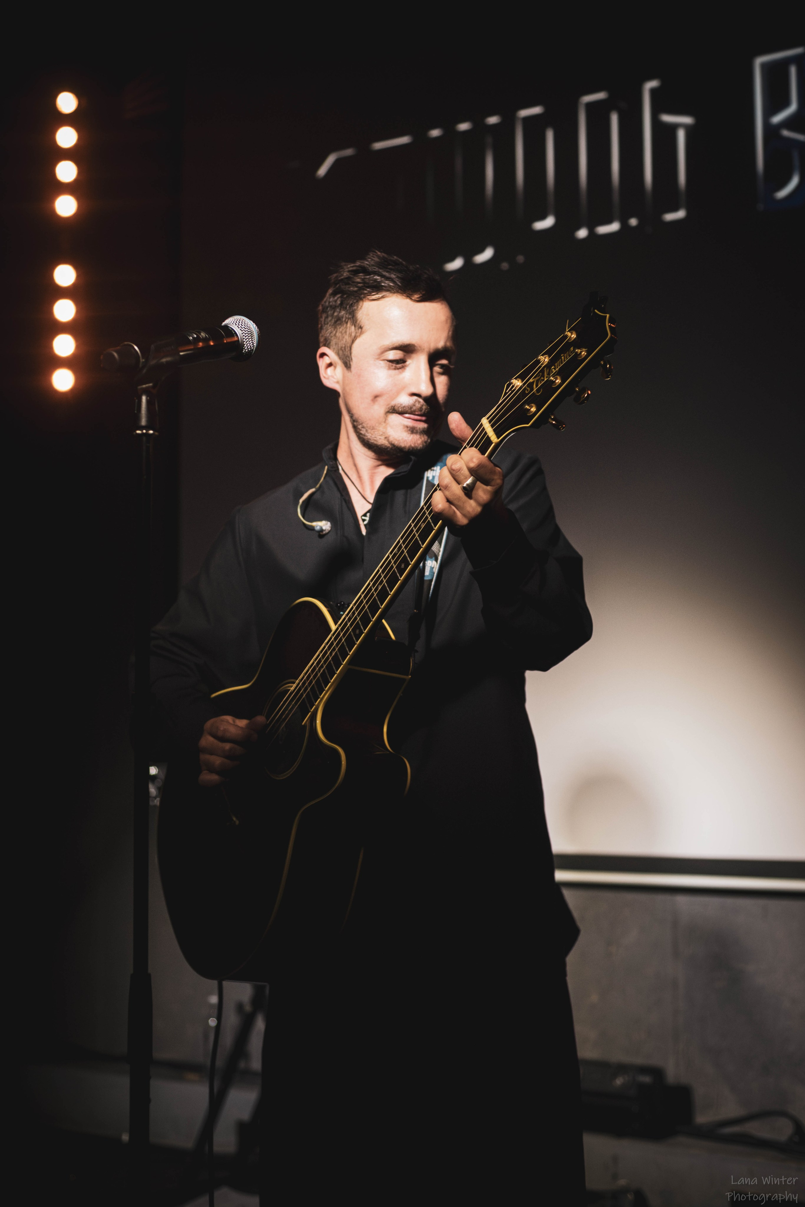 Площадь Восстания (8 марта 2025 года, Москва, клуб Техника Безопасности). Фотограф Светлана Блинова, Москва и Московская область