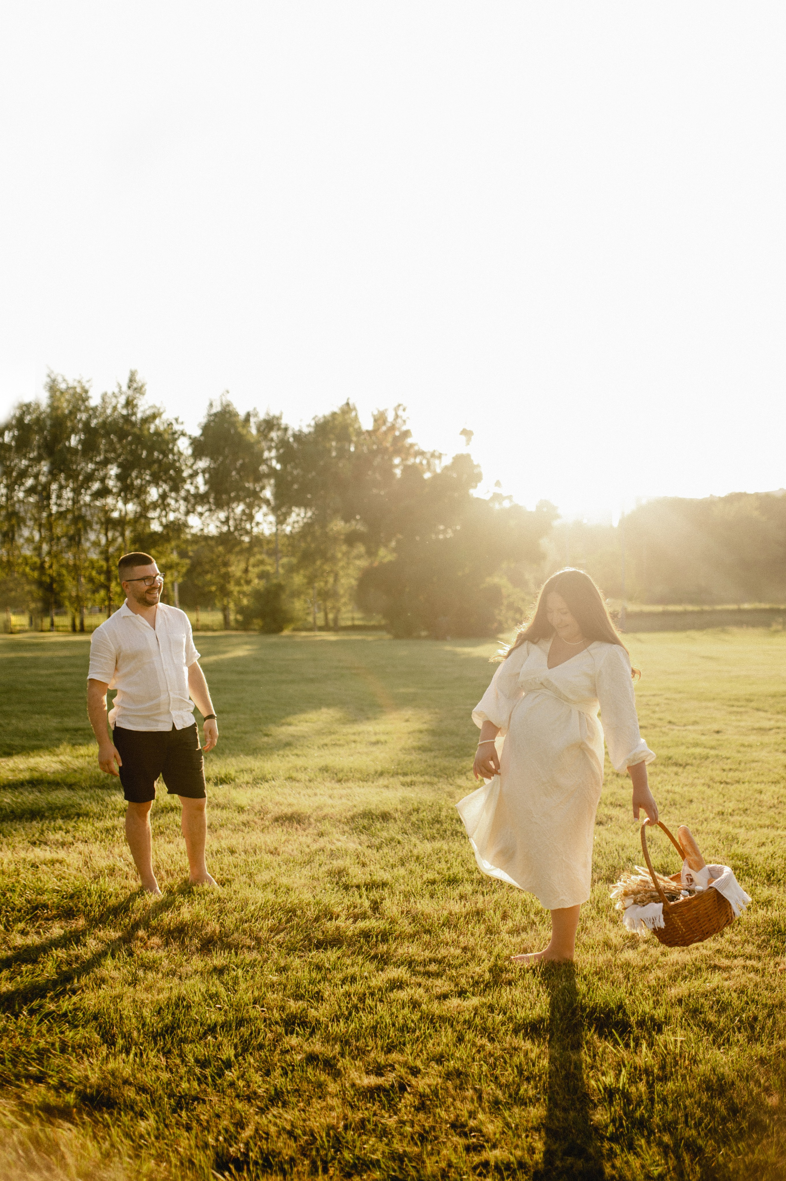 Фотосессия беременности на природе в парке Москвы. Семейная фотосессия Бутово Москва фотограф Алина Морщагина
