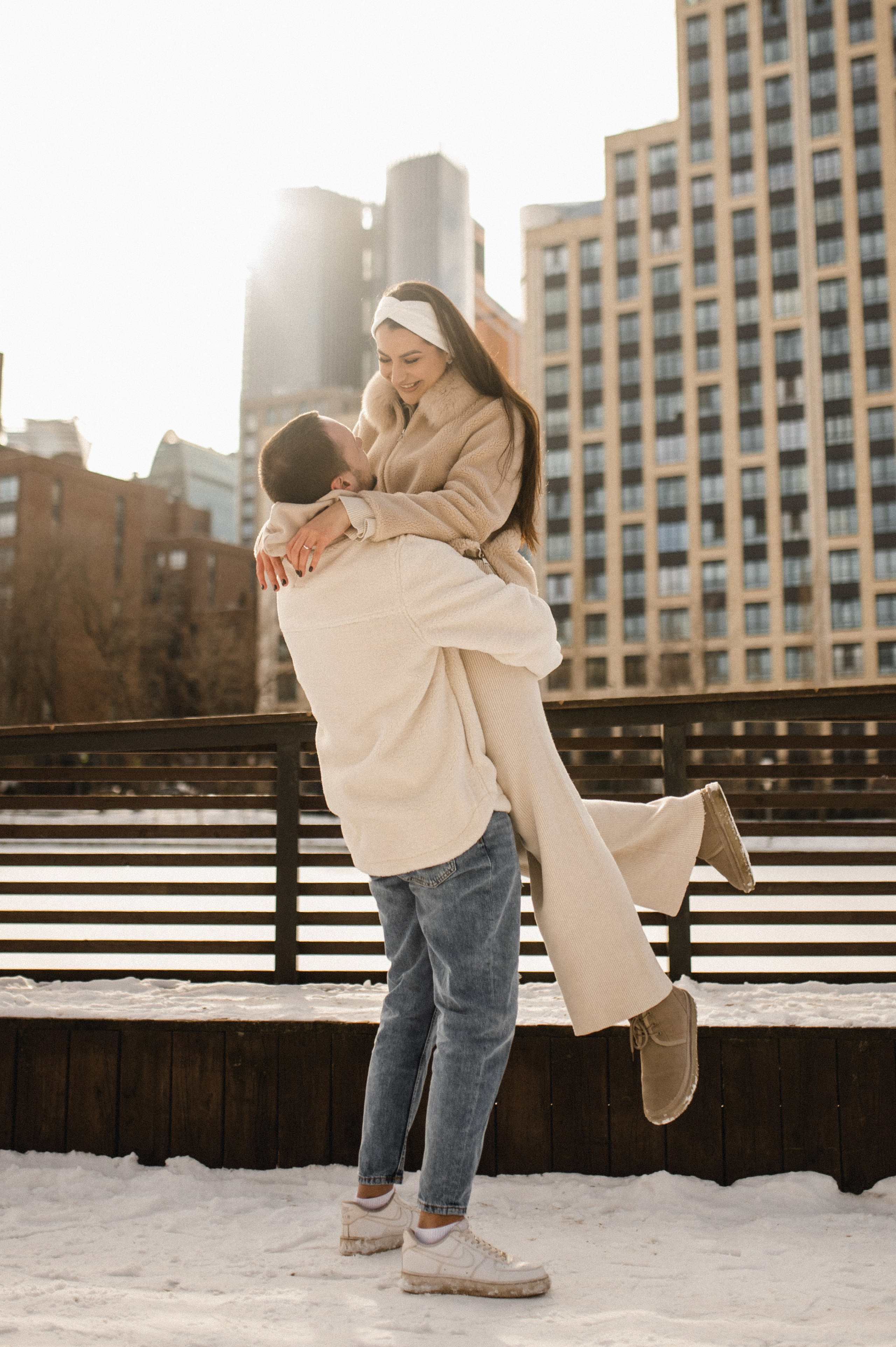 Лавстори стрит фотосессия в зимней Москве. Семейная фотосессия Бутово Москва фотограф Алина Морщагина