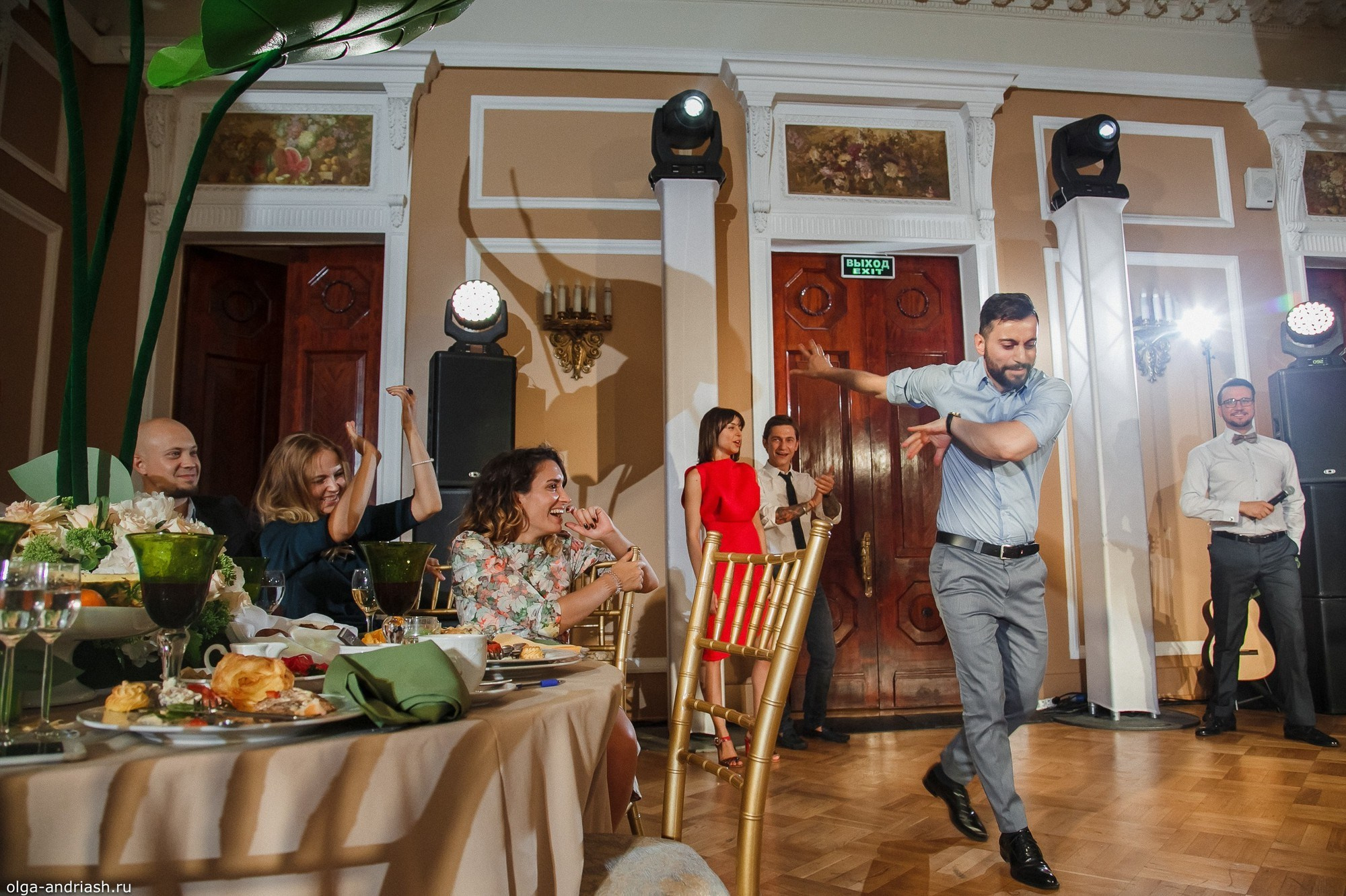 Вечерняя выездная регистрация. Семейный, портретный и свадебный фотограф в Санкт-Петербурге и Москве