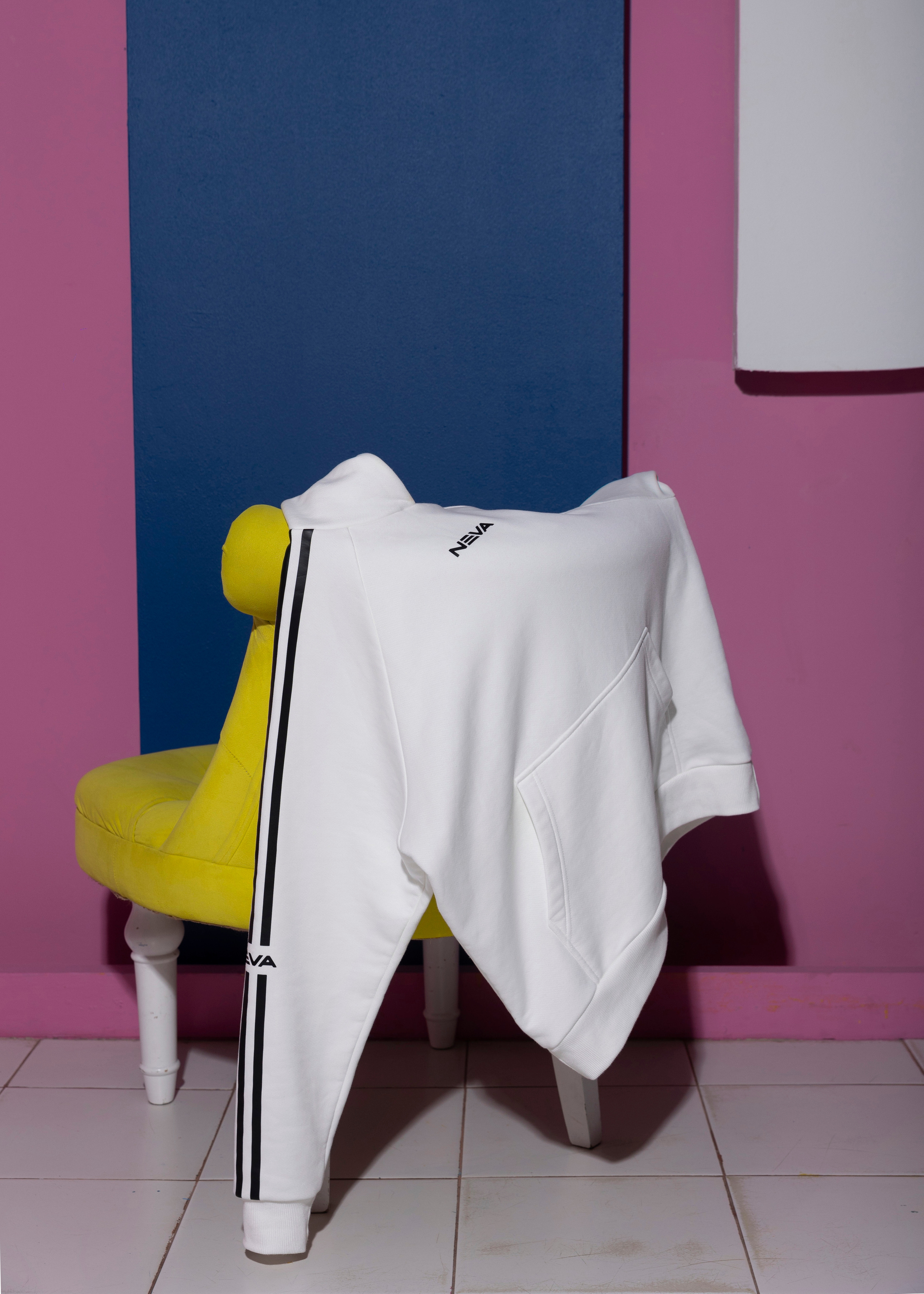 Каталог в студии для NEVA.store. Свадебный фотограф в Москве Екатерина Гусева