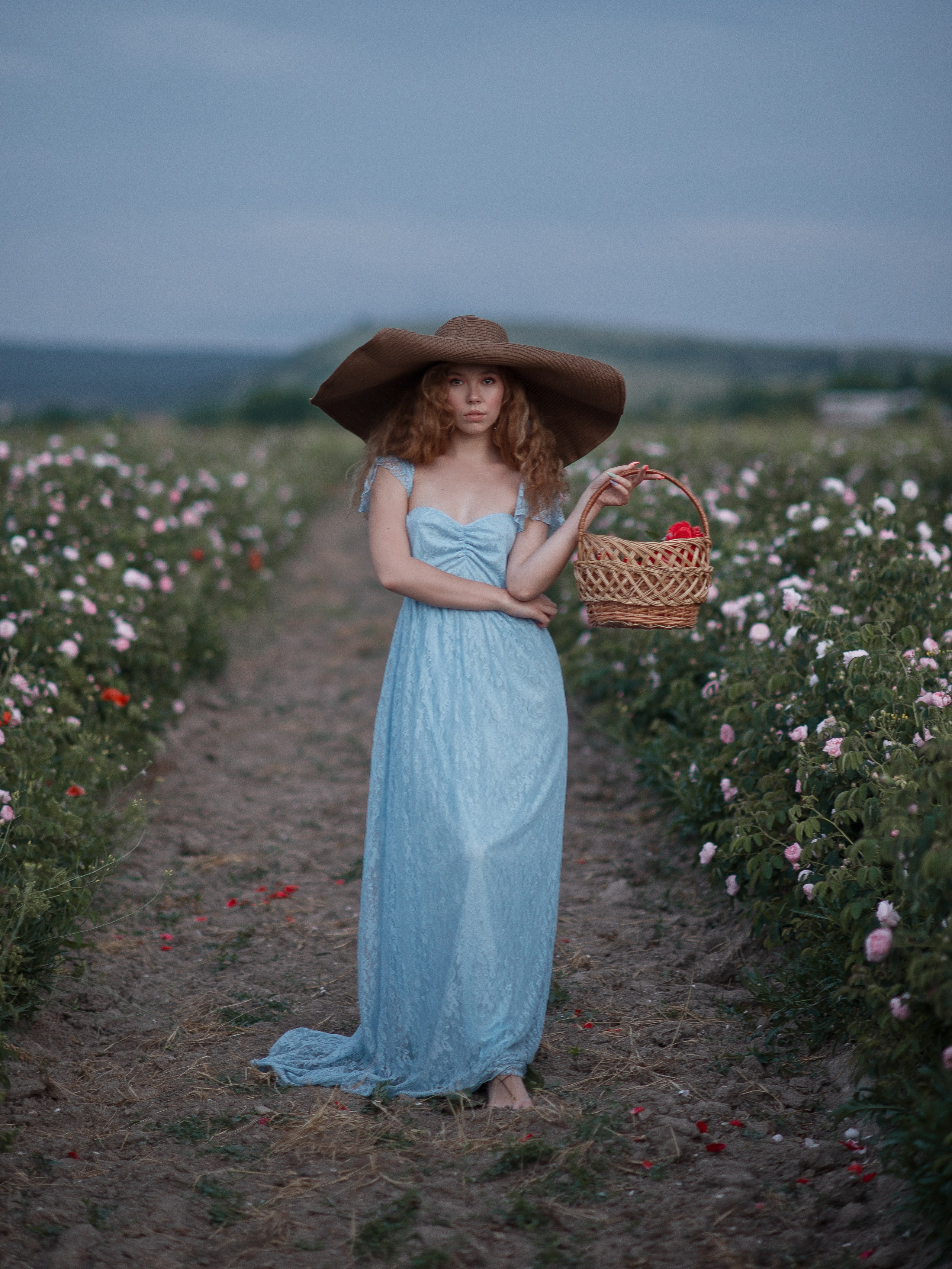 Винтажное платье для фотосессии на природе в Севастополе