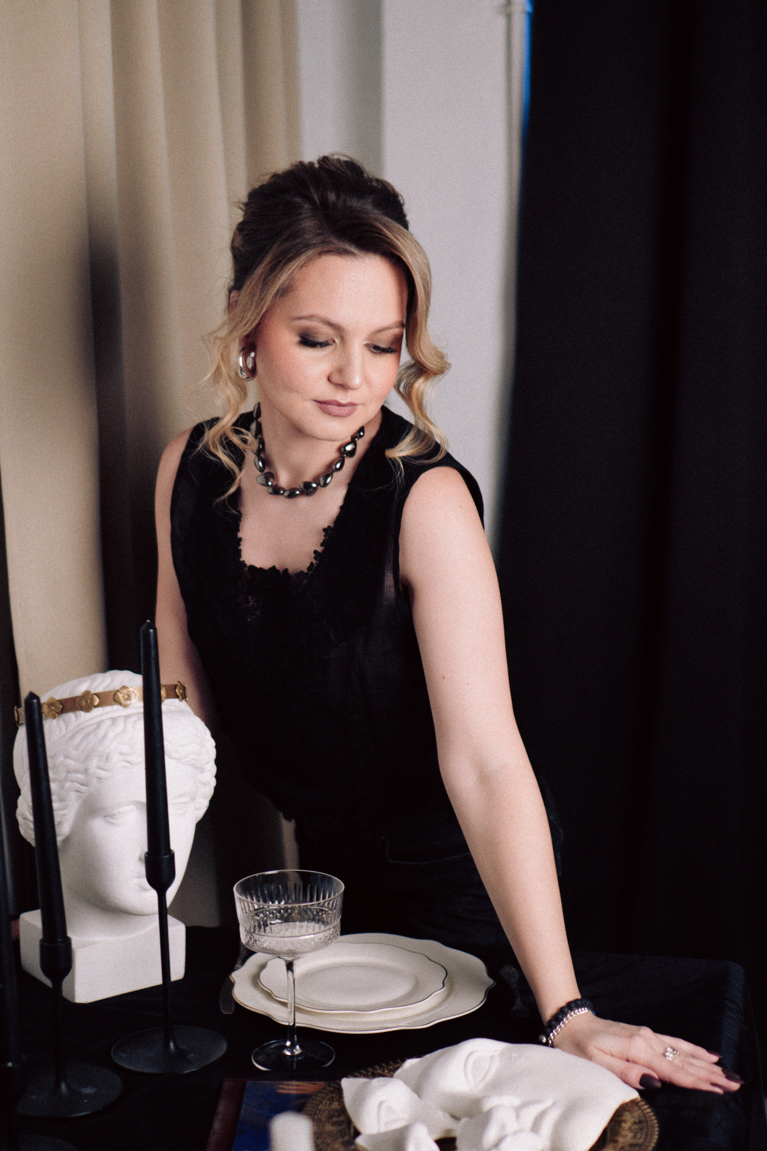 НОВОГОДНЯЯ ФОТОСЕСИИЯ В СТУДИИ ДЛЯ ДЕВУШКИ И ПРОГУЛКА ПО ЧЕРНЫШЕВСКОЙ. Профессиональный фотограф, Санкт-Петербург — Виктория Богомолова