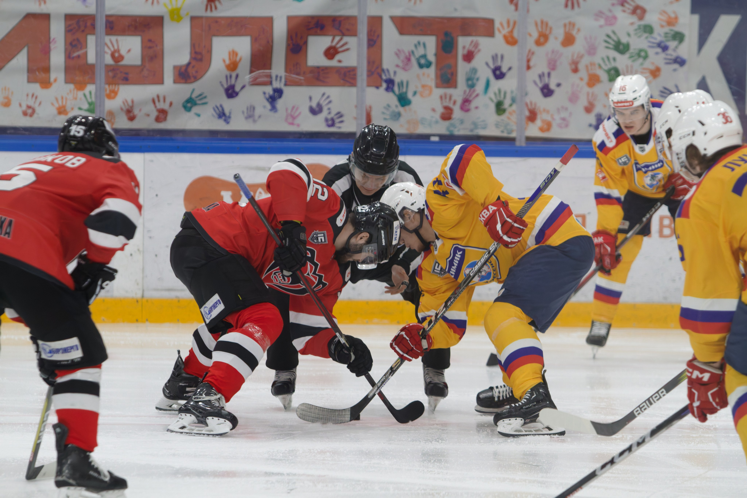 Хоккей. Молот-Химик 12.02.2025. Репортажный и спортивный фотограф в г. Пермь Зильберг Павел