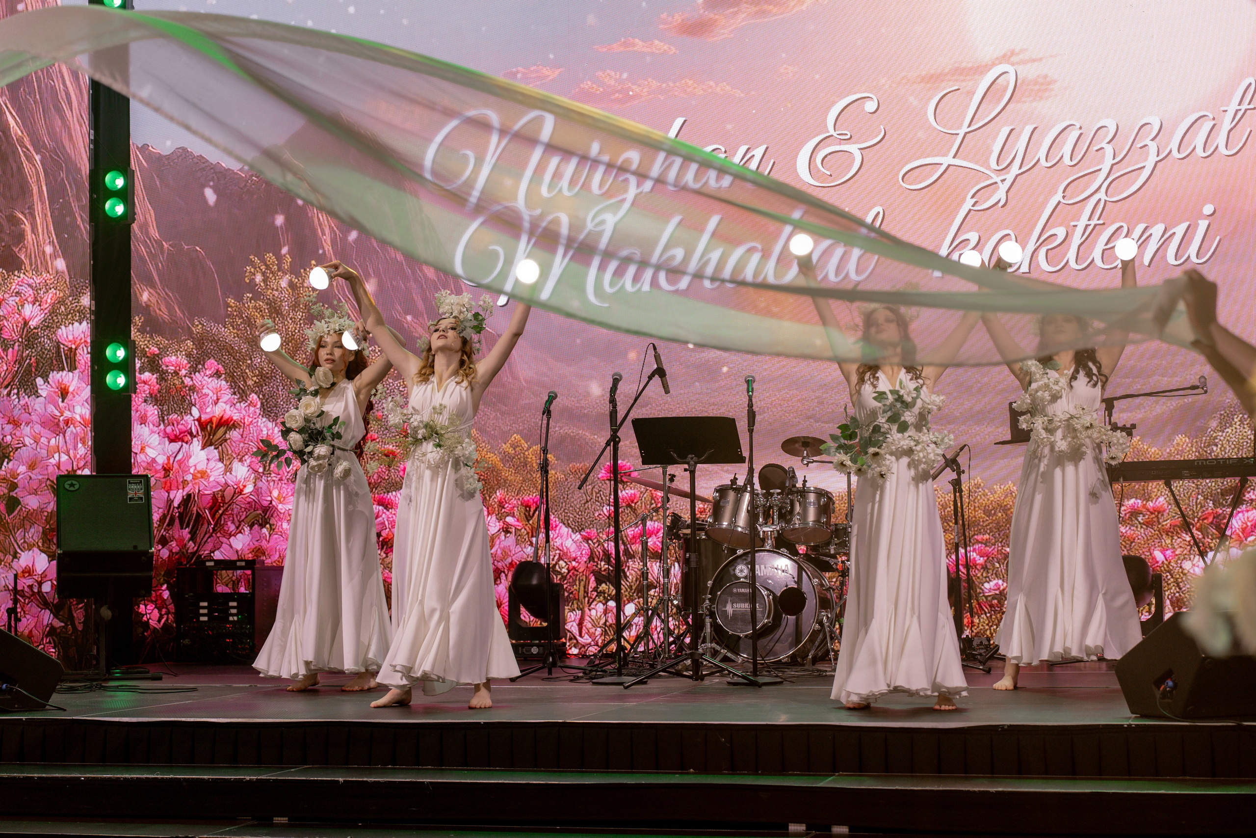 NURZHAN & LYAZZAT «MAHABBAT KOKTEMI». ___________________________________________________