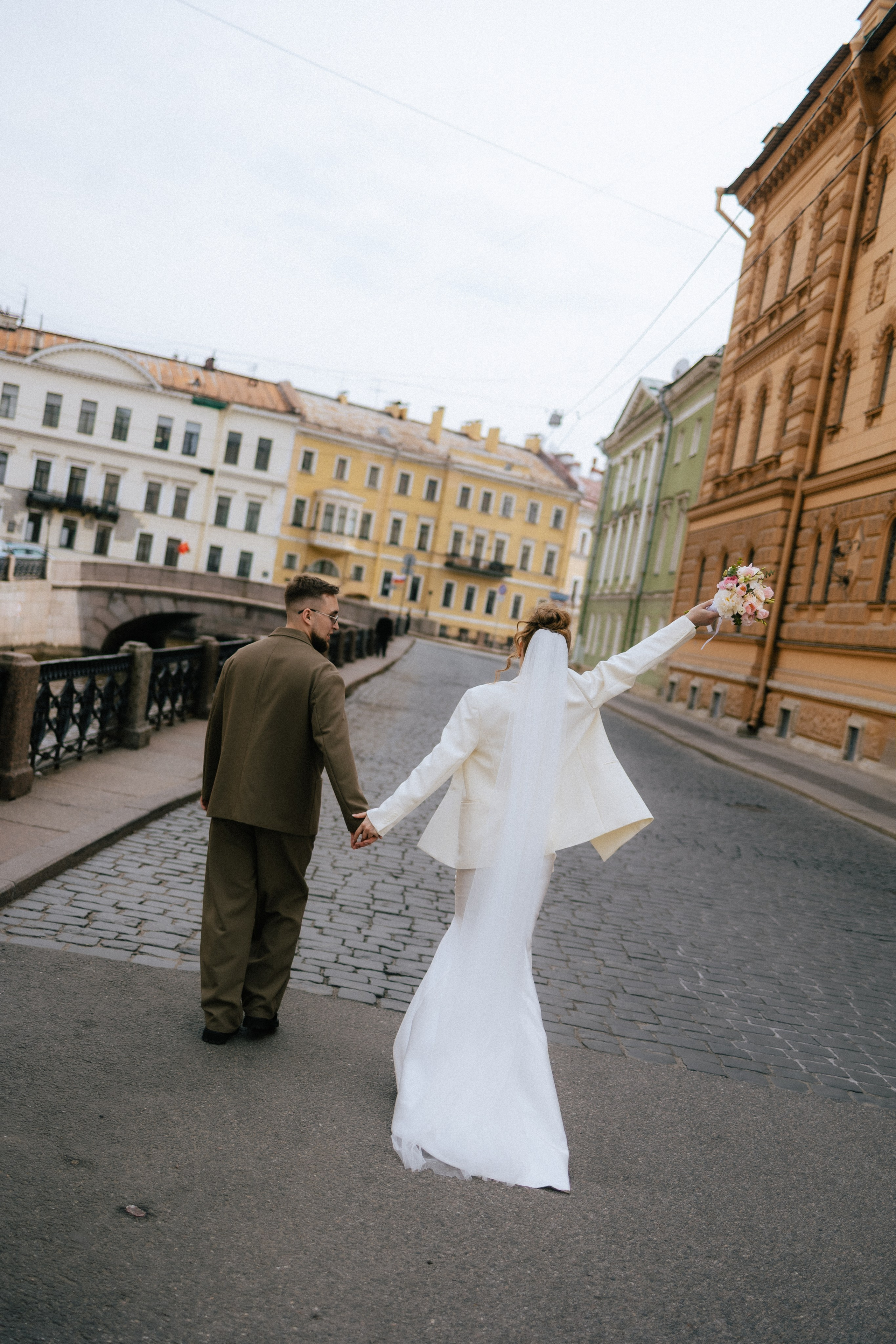 В объятиях города. Свадебный фотограф в Санкт-Петербурге Анастасия Селиванова