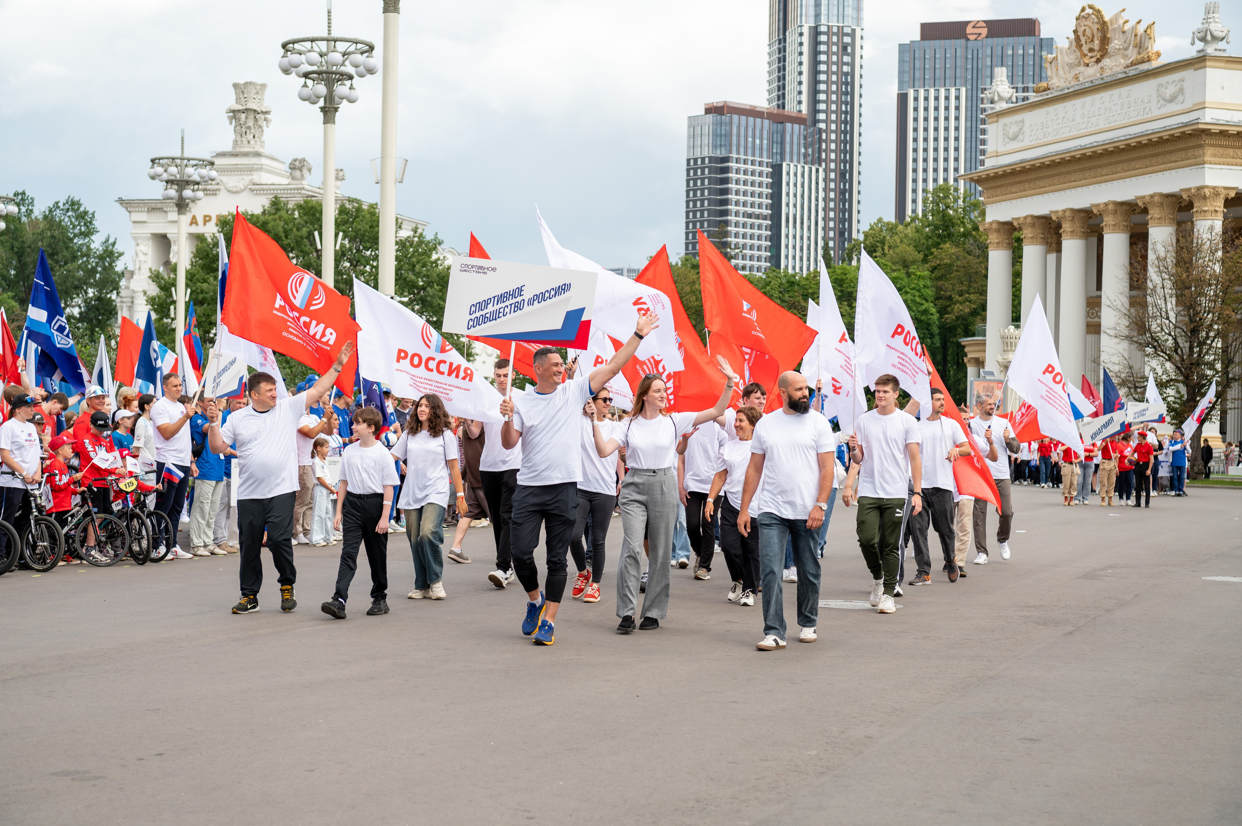 Спортивное шествие посвященное Дню физкультурника!. Детский и семейный фотограф г. Москва Оксана Катаджи