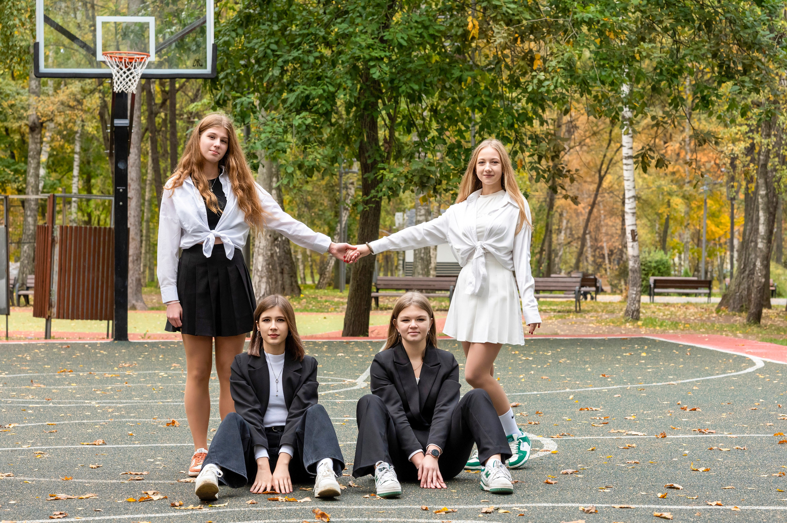 Осенняя фотосессия в парке 9-А класс Школа 953. Детский и семейный фотограф г. Москва Оксана Катаджи