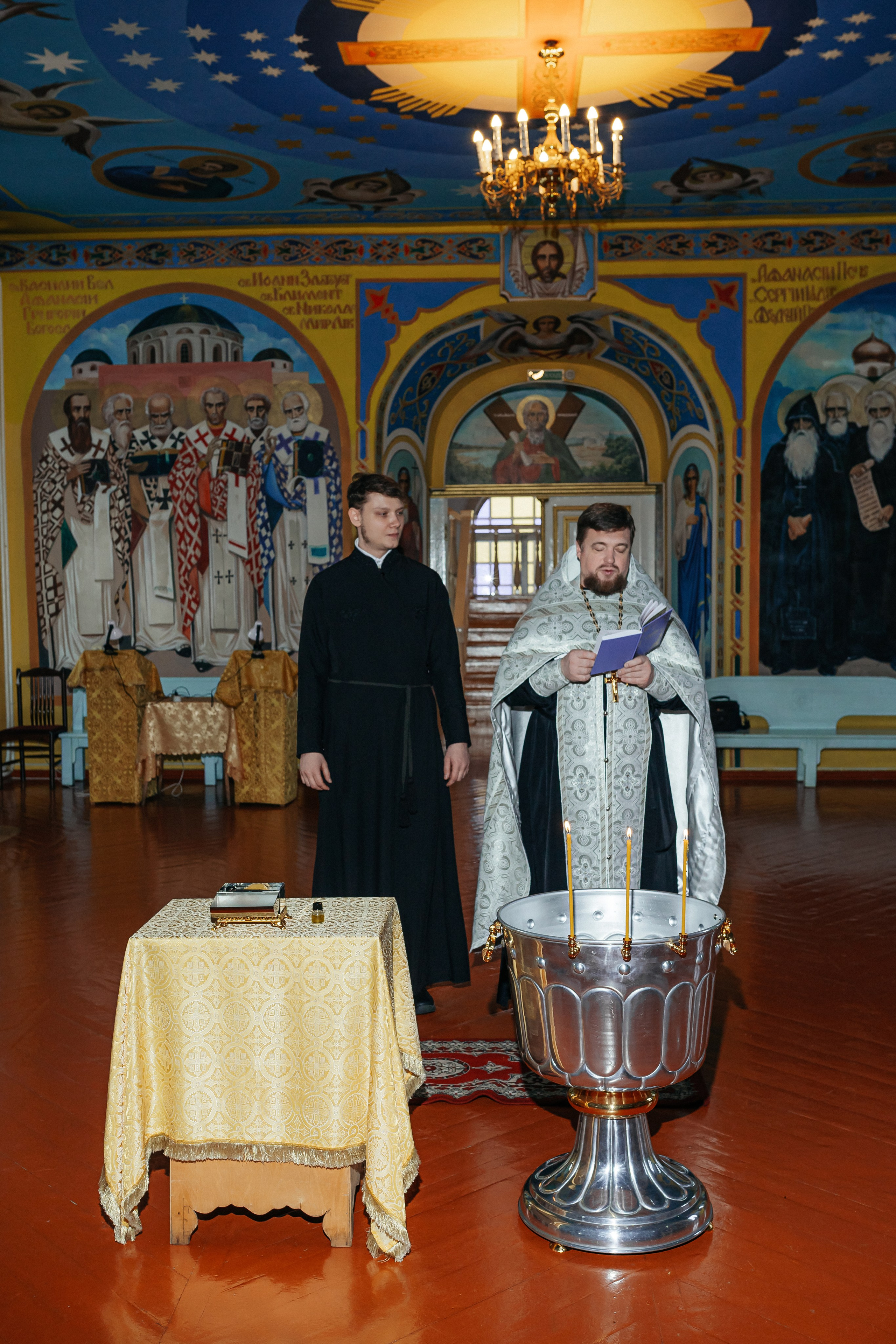 Фотосъемка крещения. Фотограф Ким Наталья в Красноярске