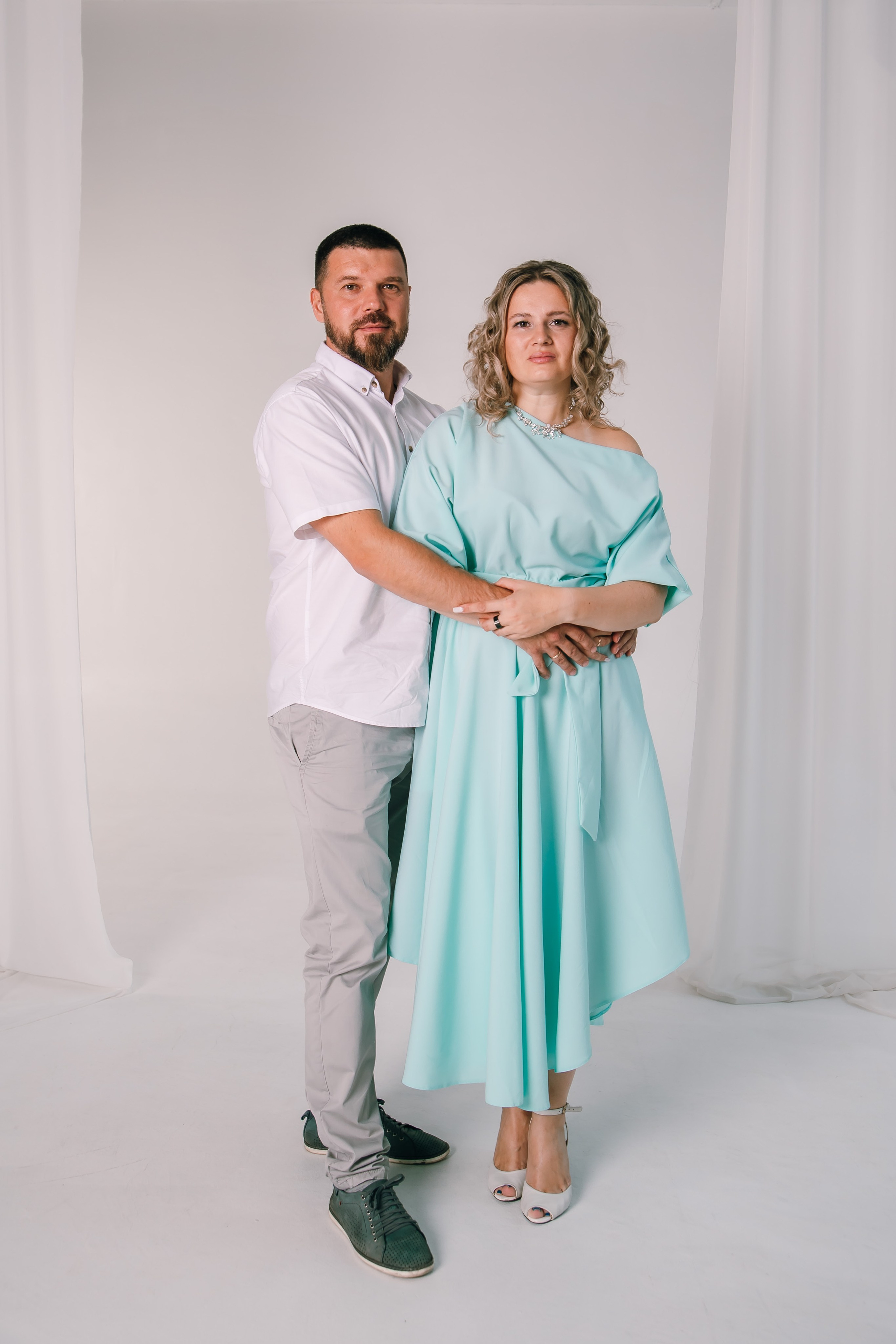 Фотосессия большой семьёй в студии в Екатеринбурге. Свадебный, семейный фотограф, контент съёмка. Екатеринбург. Елена Граф