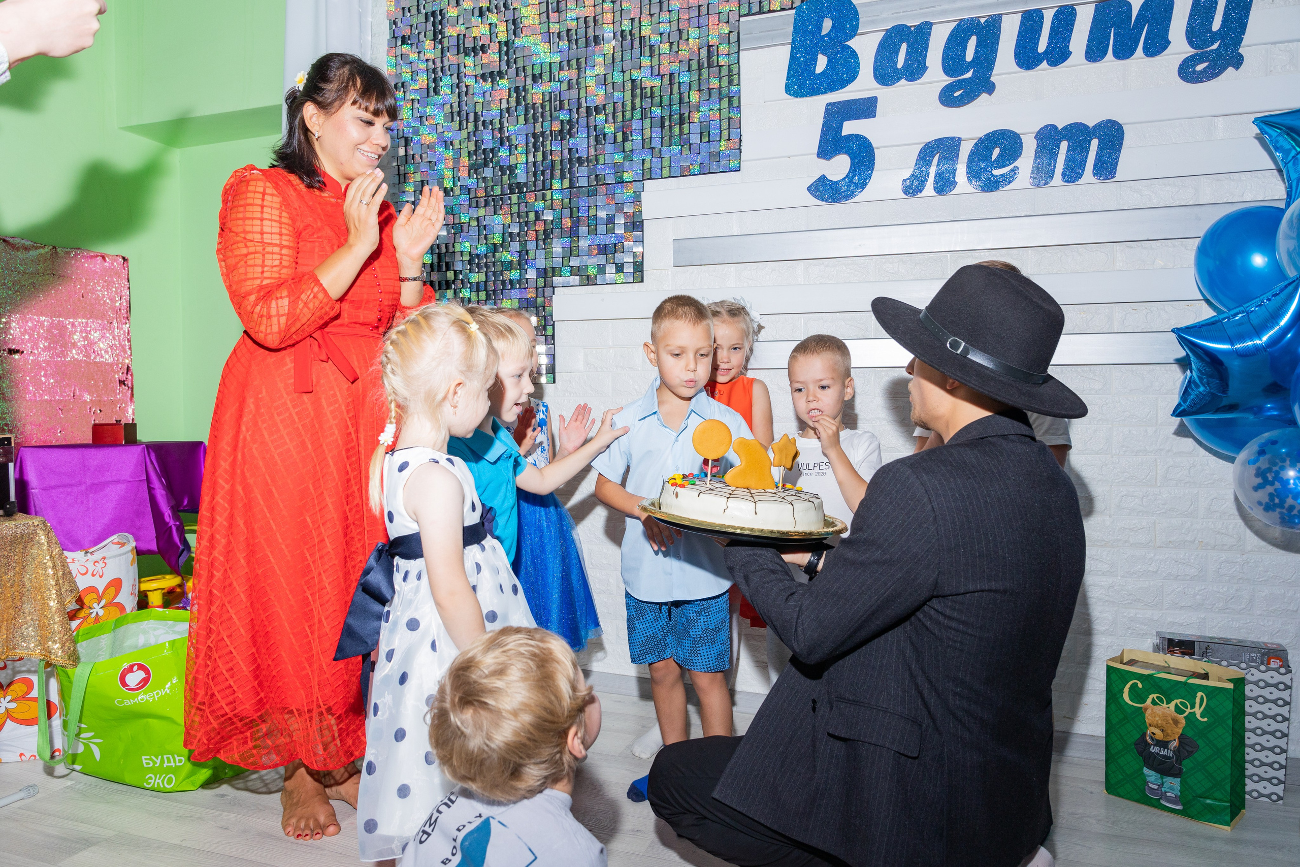 День Рождение в детском центре Качели. Выпускные альбомы во Владивостоке