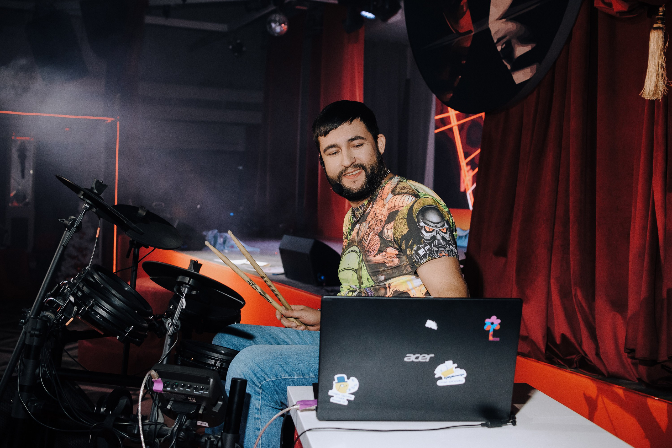 СПЕКТАКЛЬ «ВОЛШЕБНЫЕ ОЧКИ» ОПТИК-ЦЕНТР. Репортажный фотограф Зуев Роман г. Челябинск