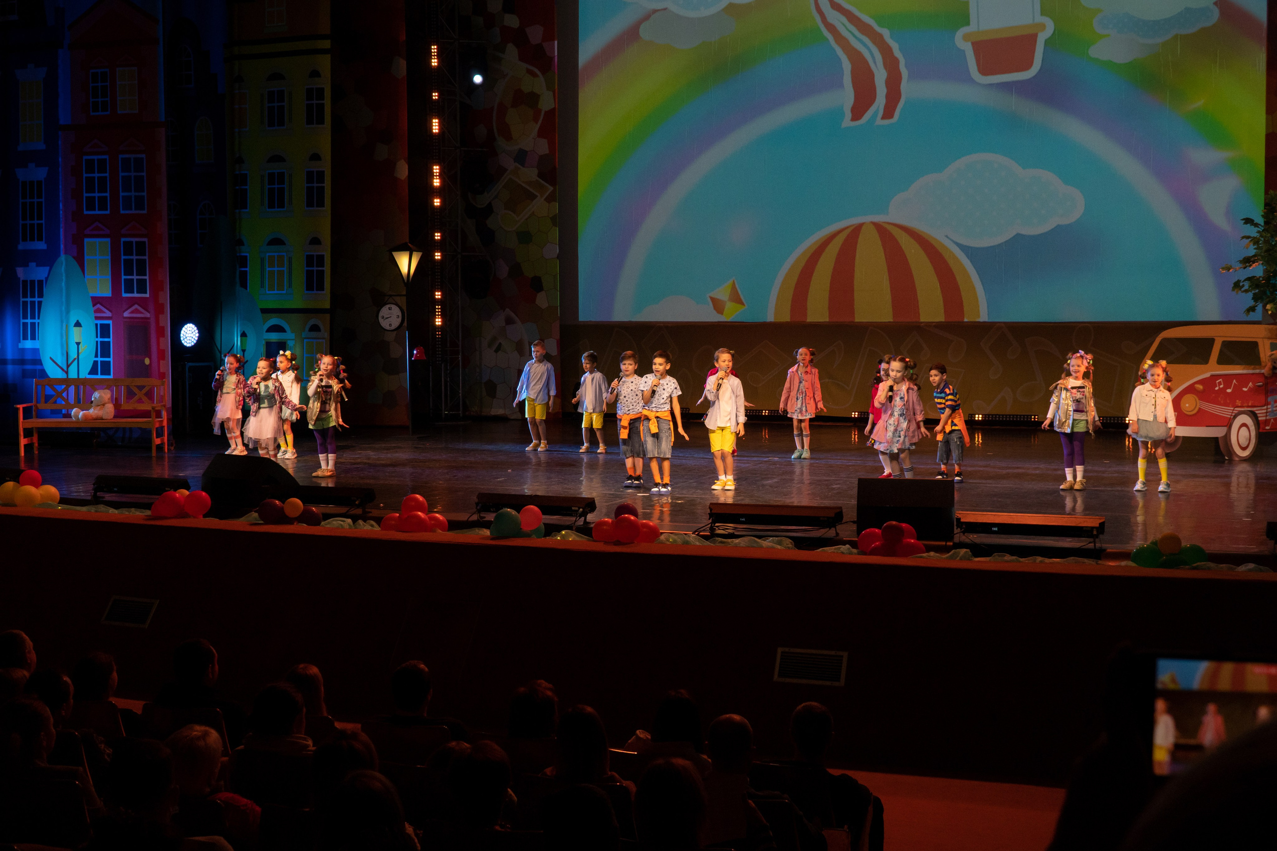 Съёмка концерта для Домисольки, большой концертный зал Космос. «Студия DRONAVT`s» — видеосъёмка и фотография г. Москва