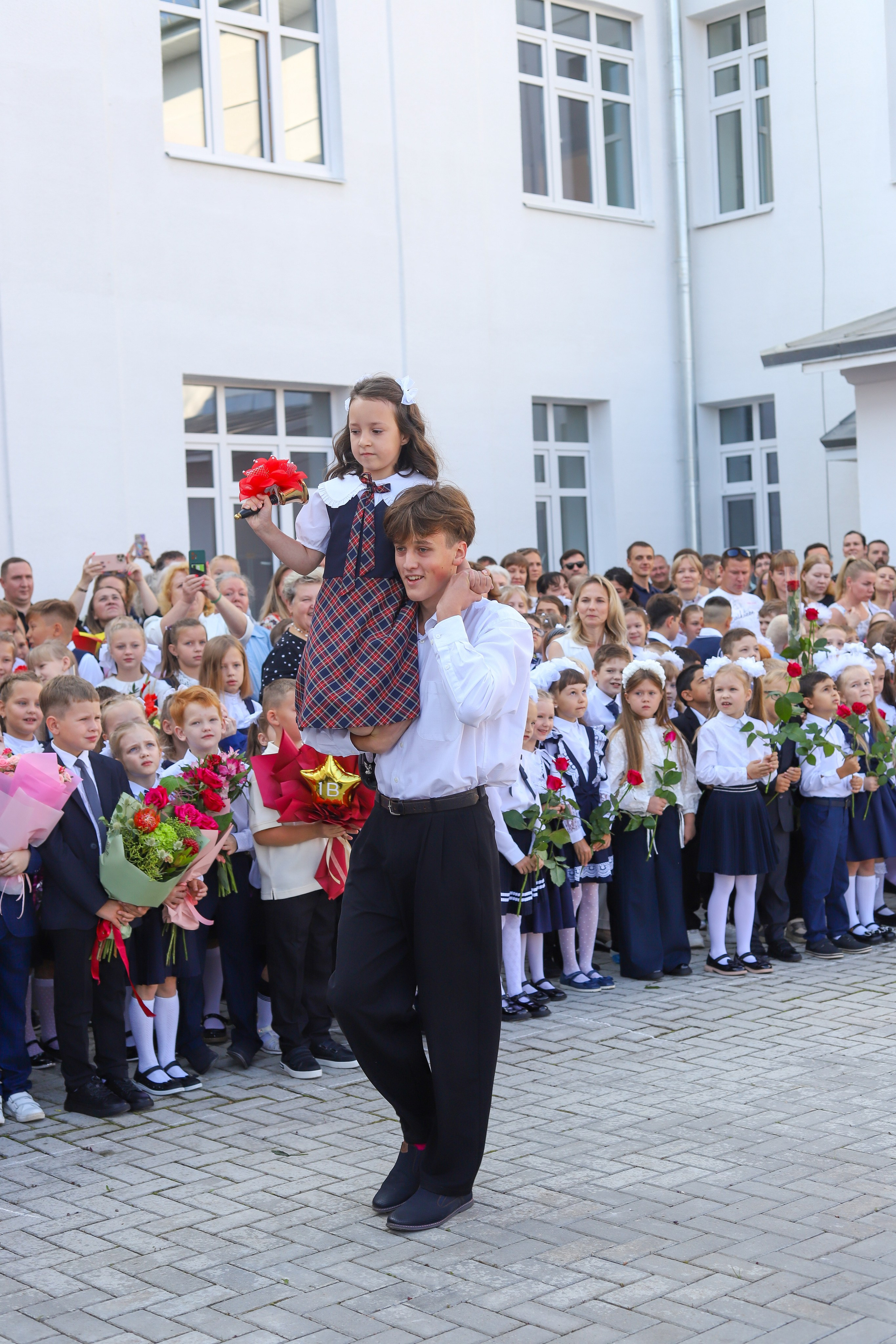 1 сентября. Выпускные альбомы, индивидуальные фотосессии в Костроме