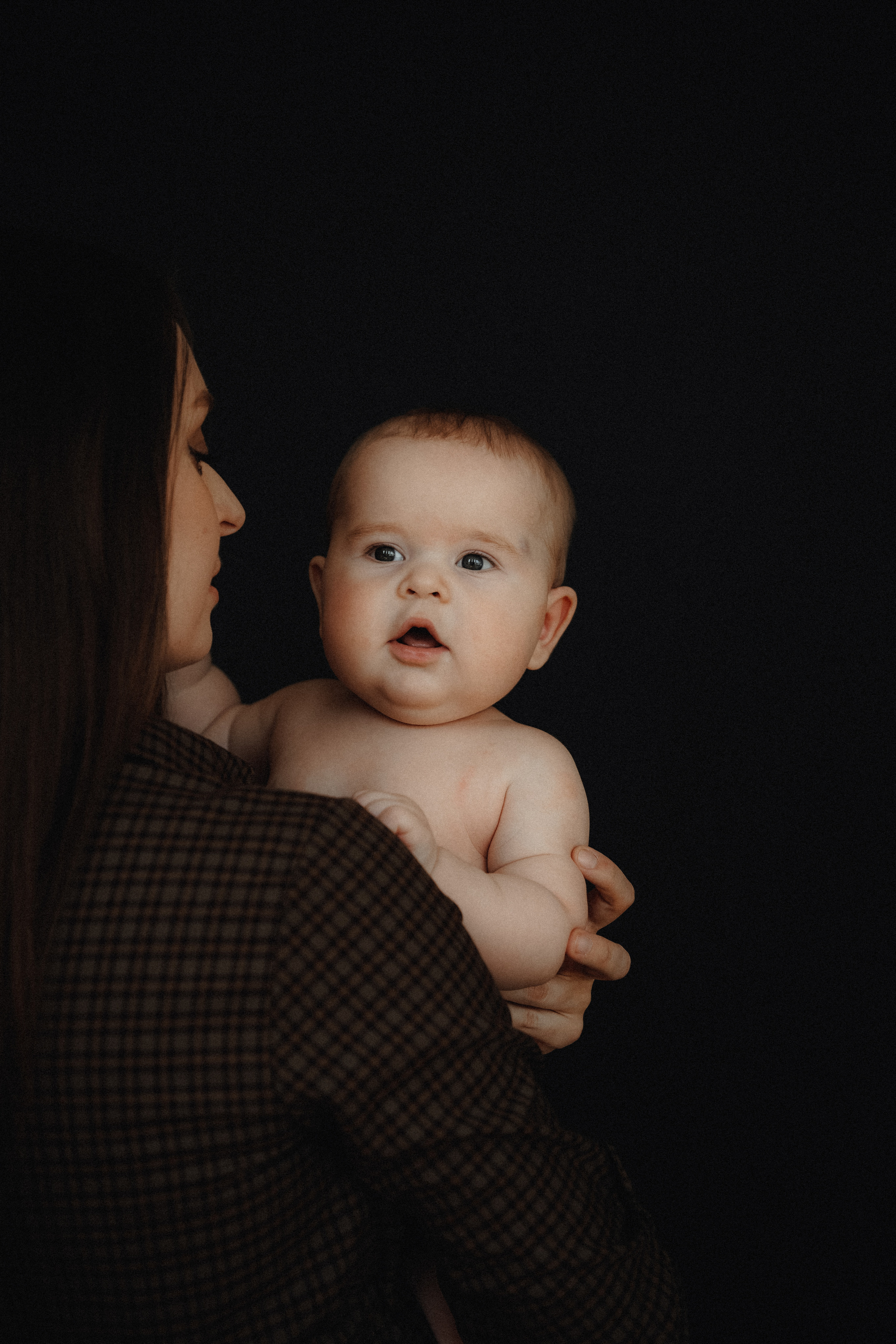 Теплая. VISUAL ARTIST · KRONGAUZ ANASTASIA