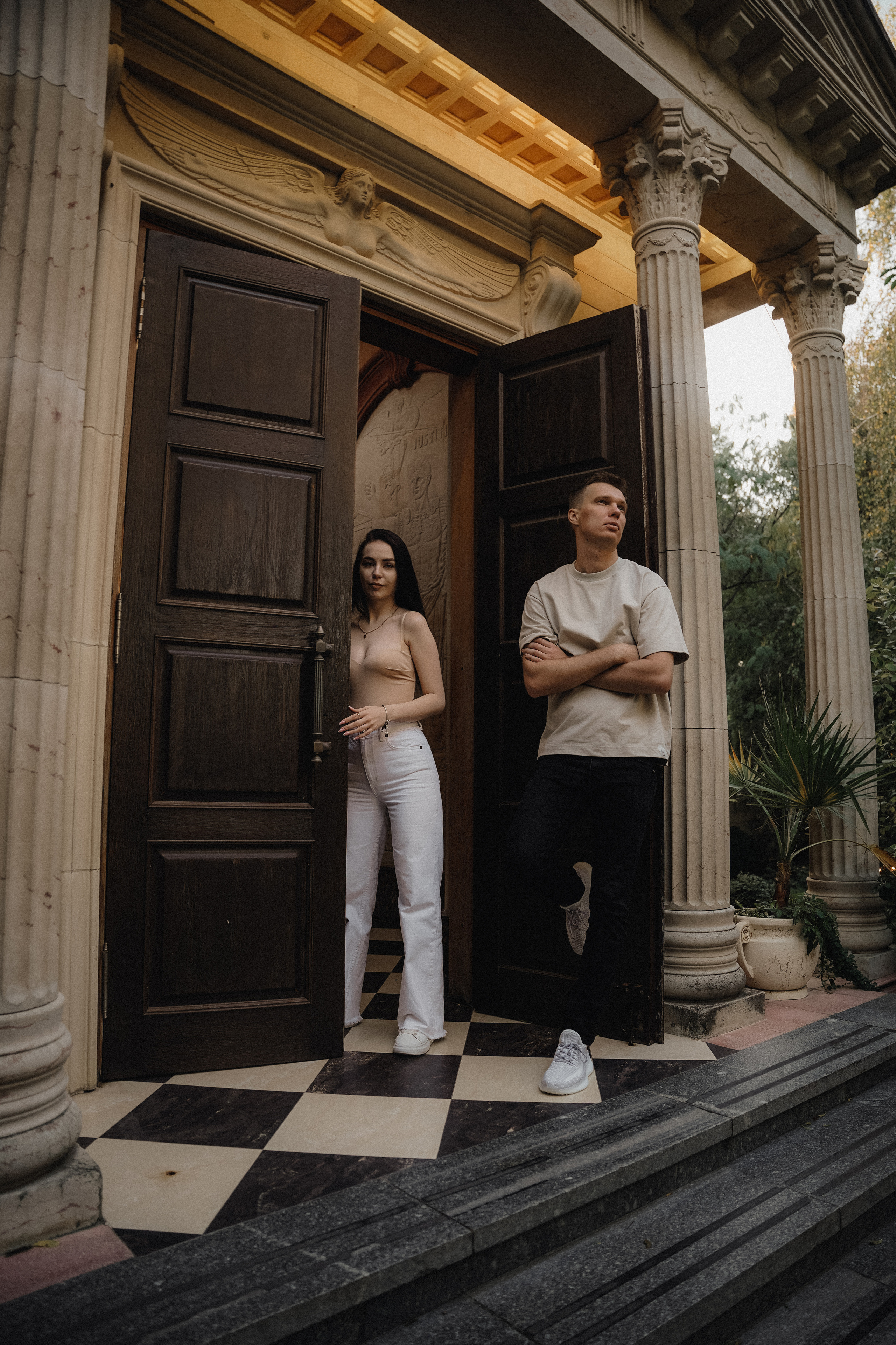 Вдвоем. VISUAL ARTIST · KRONGAUZ ANASTASIA