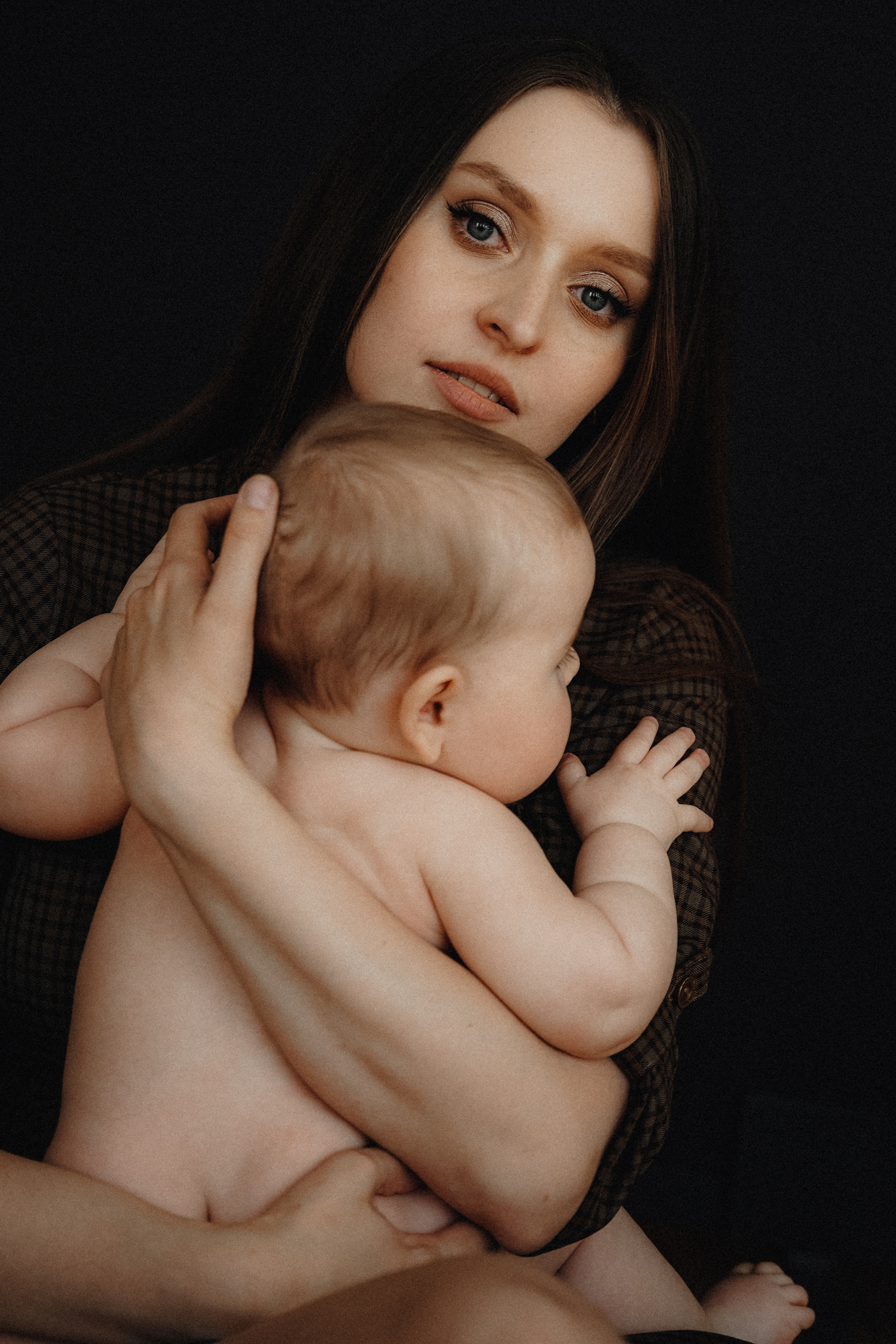 Теплая. VISUAL ARTIST · KRONGAUZ ANASTASIA