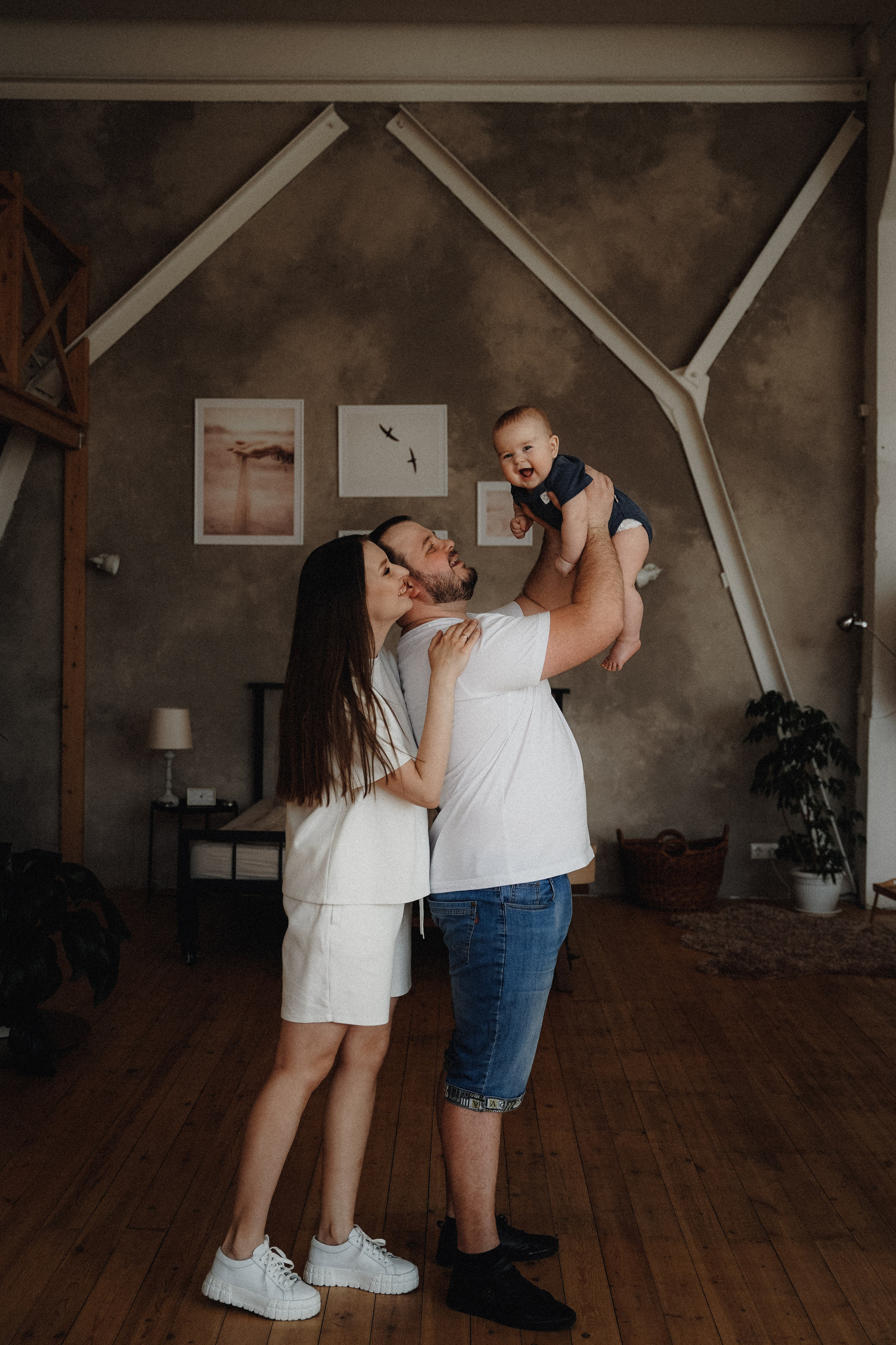 Теплая. VISUAL ARTIST · KRONGAUZ ANASTASIA