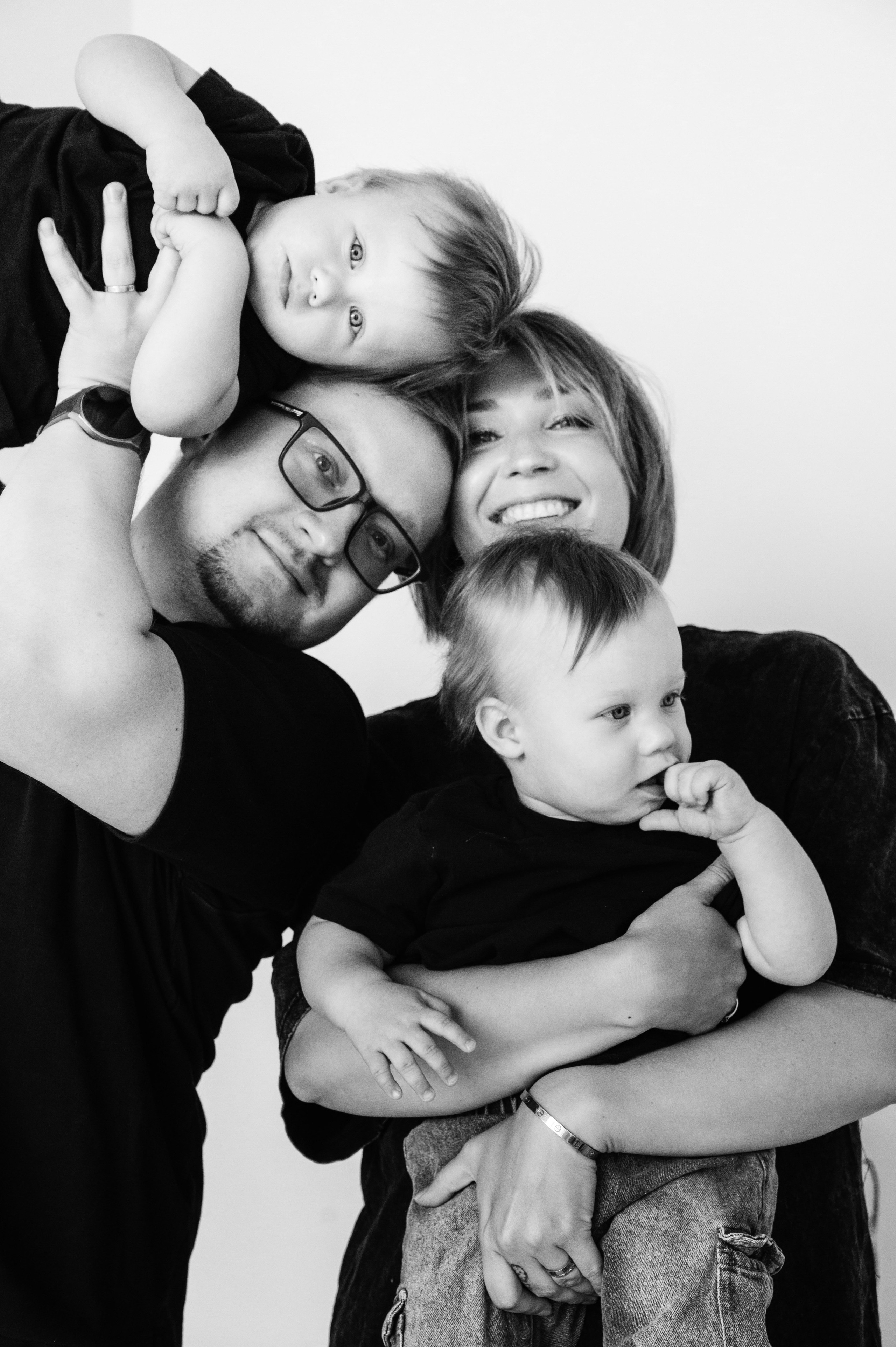 Алина. Профессиональный фотограф беременности в СПБ. Стильные фотосессии беременности в стиле минимализм и классическая фотография