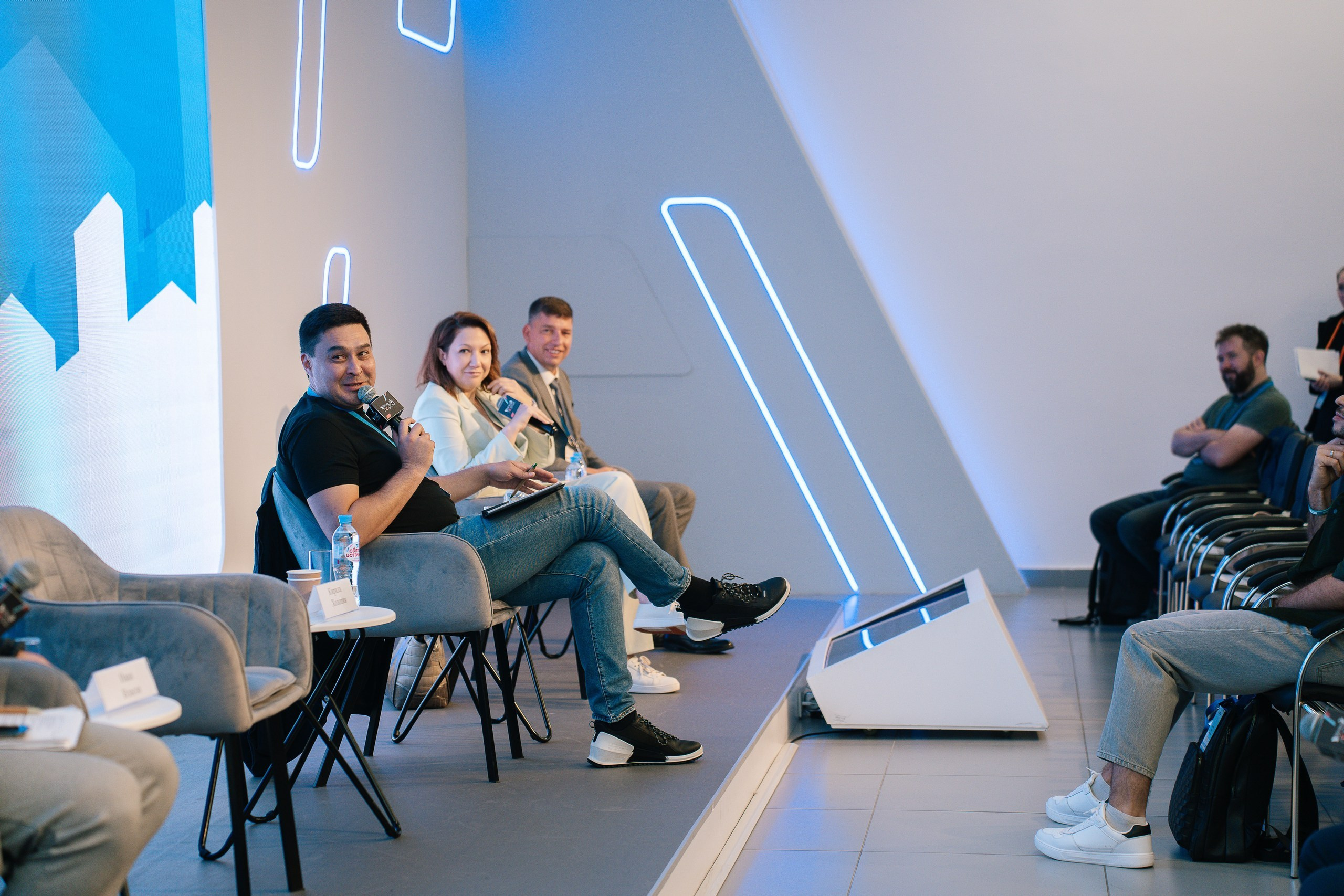 Репортажной фотосъемки на конференции на ВДНХ павильон Умный город