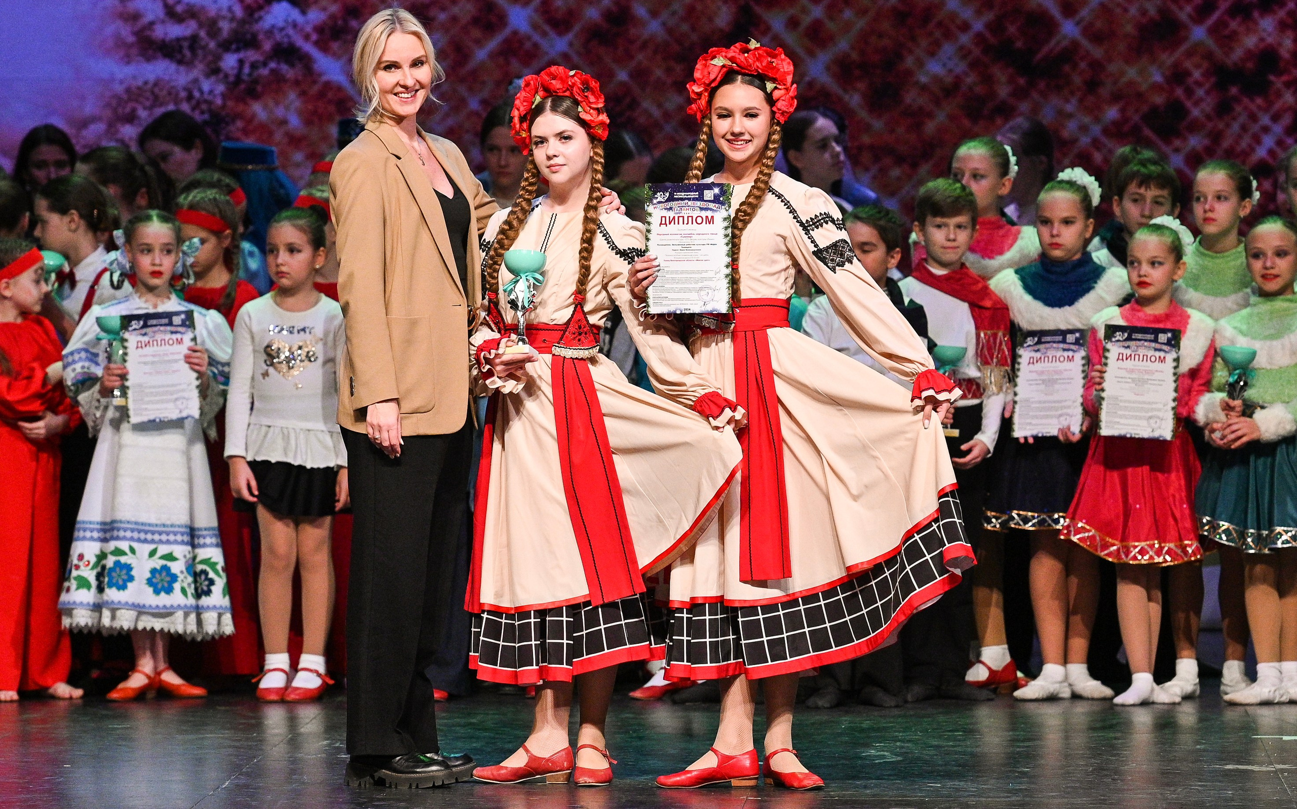 14.11.2024 «Новогодний Звездопад Талантов» Фестивальное движение «Шаг к мечте» г. Москва. Медиастудия Фото Концепт