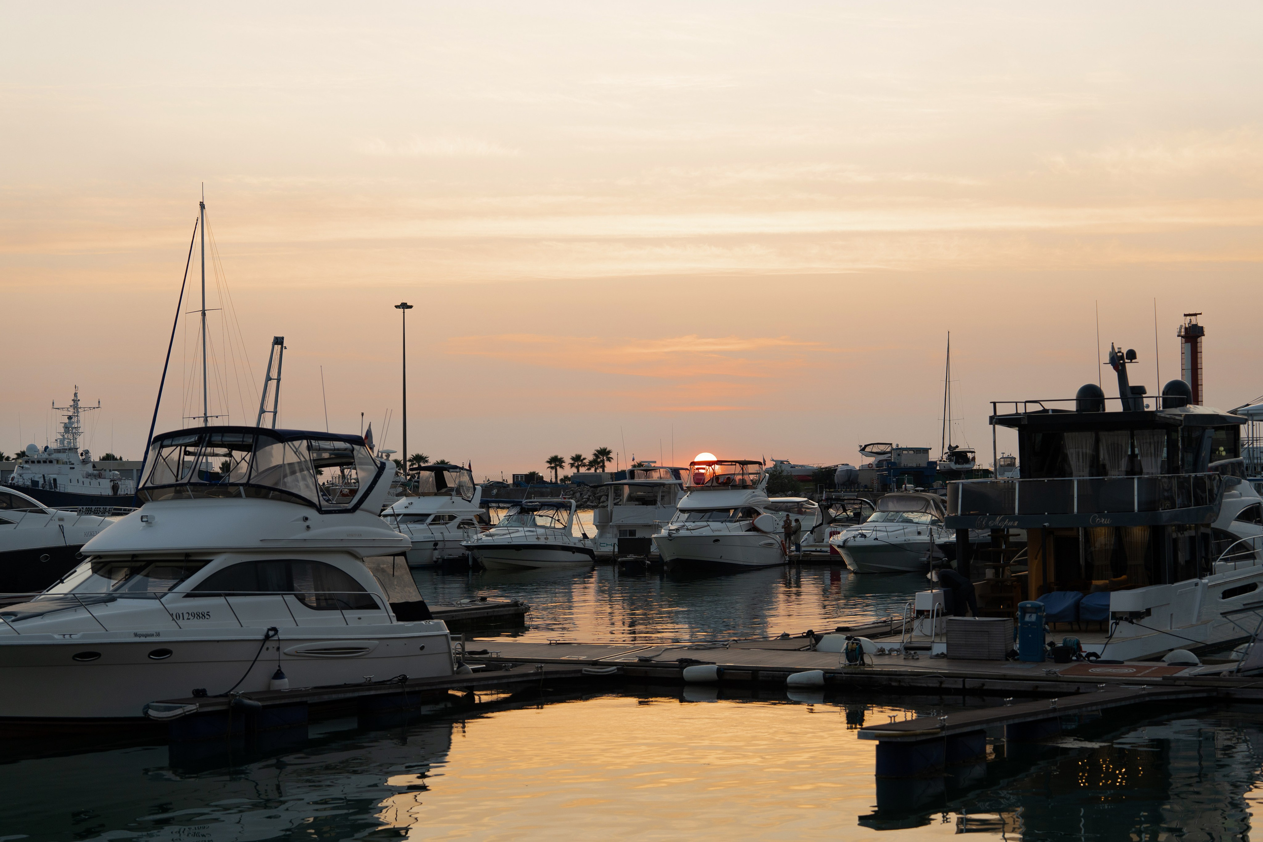 Mirror 4*. Фотограф и видеограф Елена Хмелевская