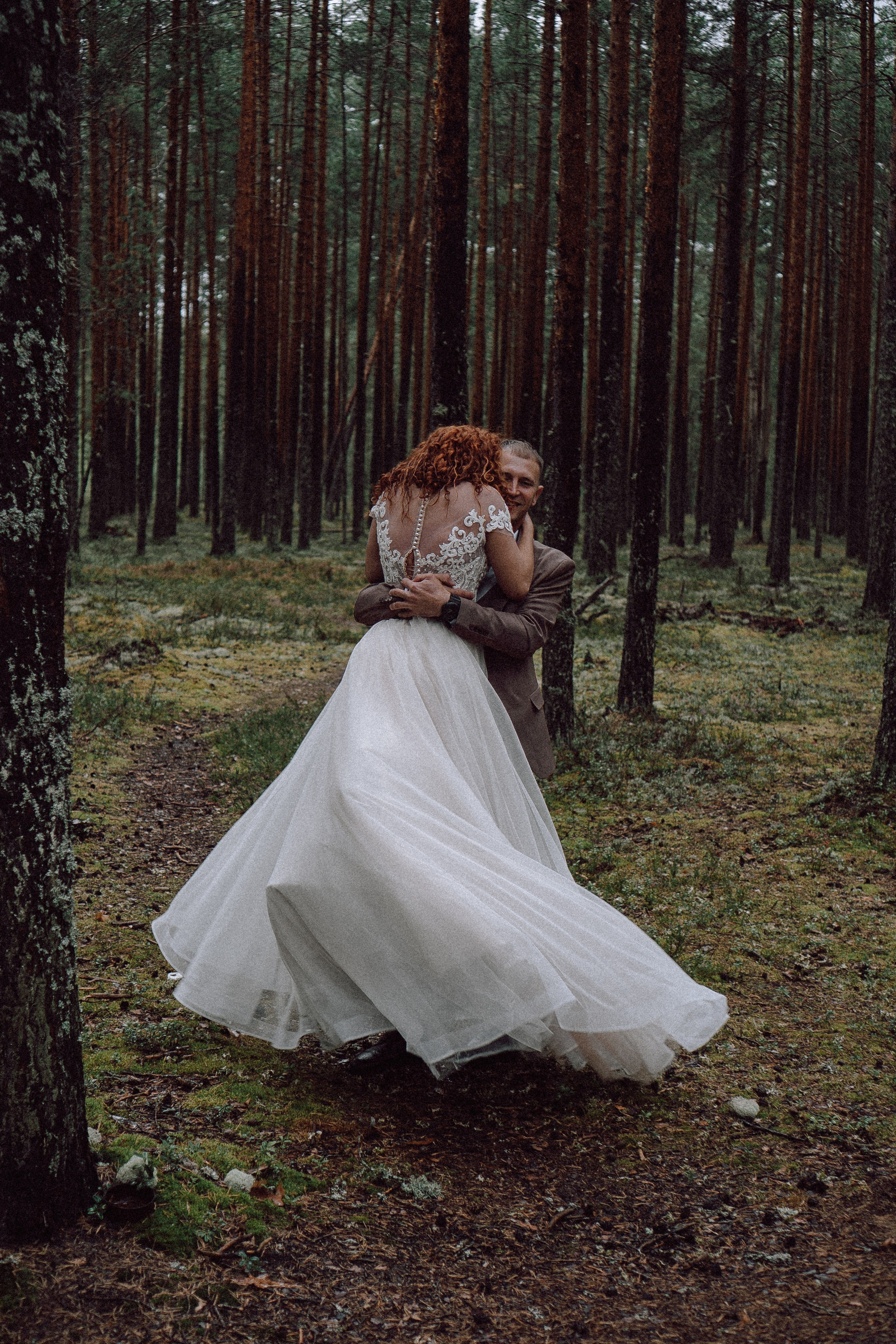 СВАДЕБНАЯ ФОТОСЕССИИЯ ПАРЫ В ГОРОДЕ ПРИОЗЕРСК В СОСНОВОМ ЛЕСУ И С ПИКАПОМ. Профессиональный фотограф, Санкт-Петербург — Виктория Богомолова