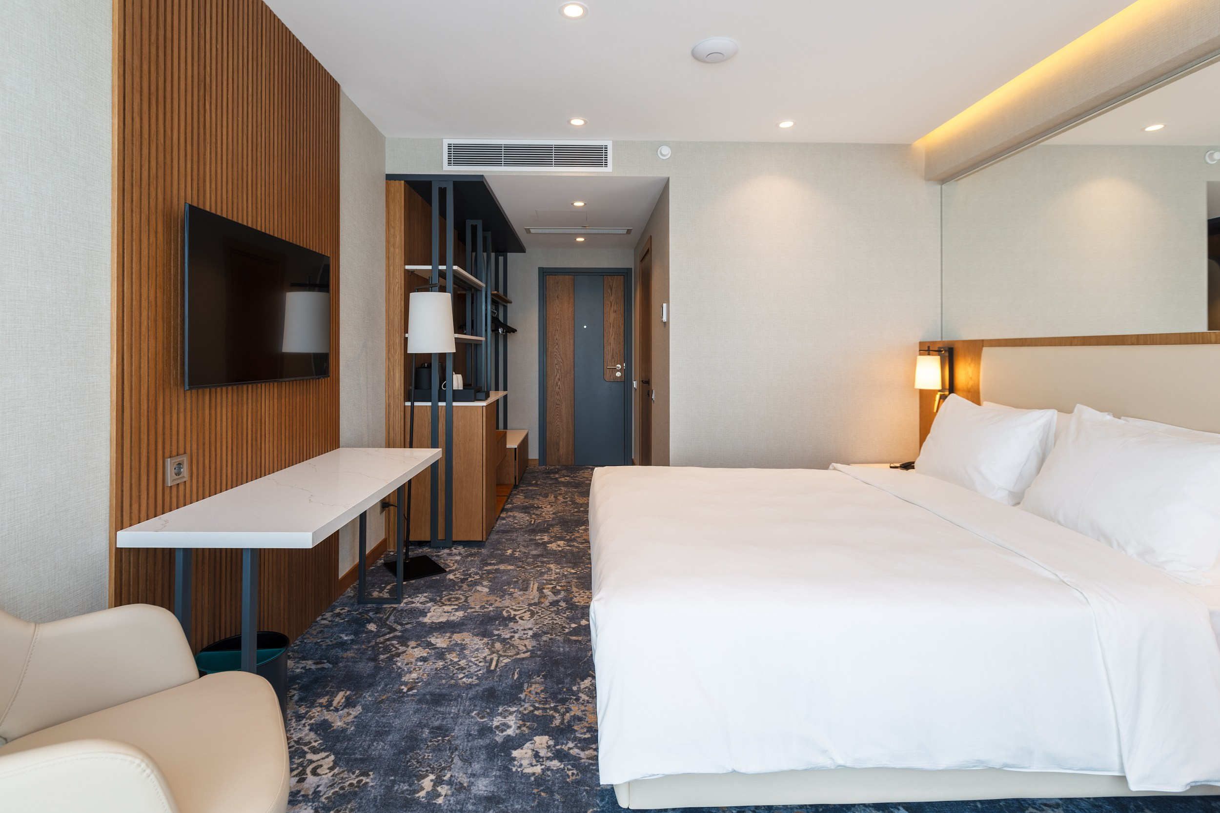 HOTEL PIAZZA EPIGRAPH (BATUMI). Режиссёр, клипмейкер, фотограф — Андрей Охота