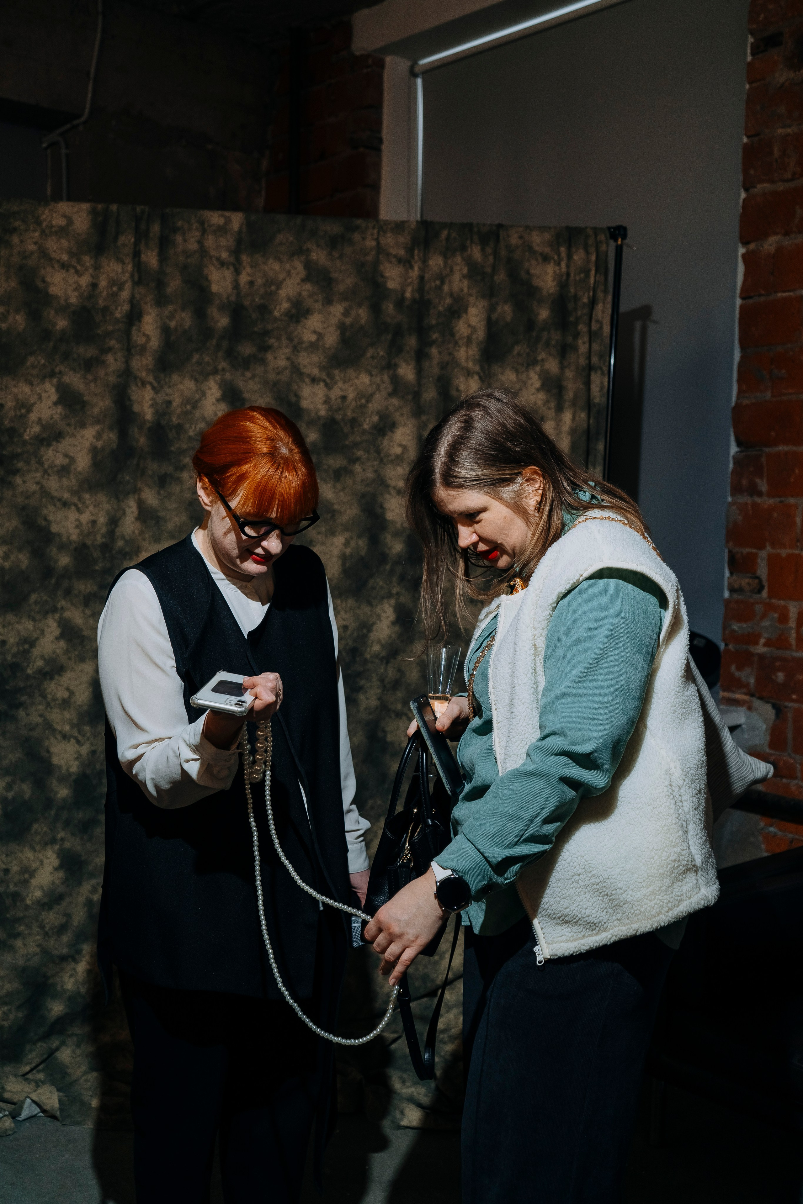 Вернисаж фотовыставки MFamilia «Гармония различий». Организация фотовыставок в Петербурге и Москве, MFamilia (МФамилия)