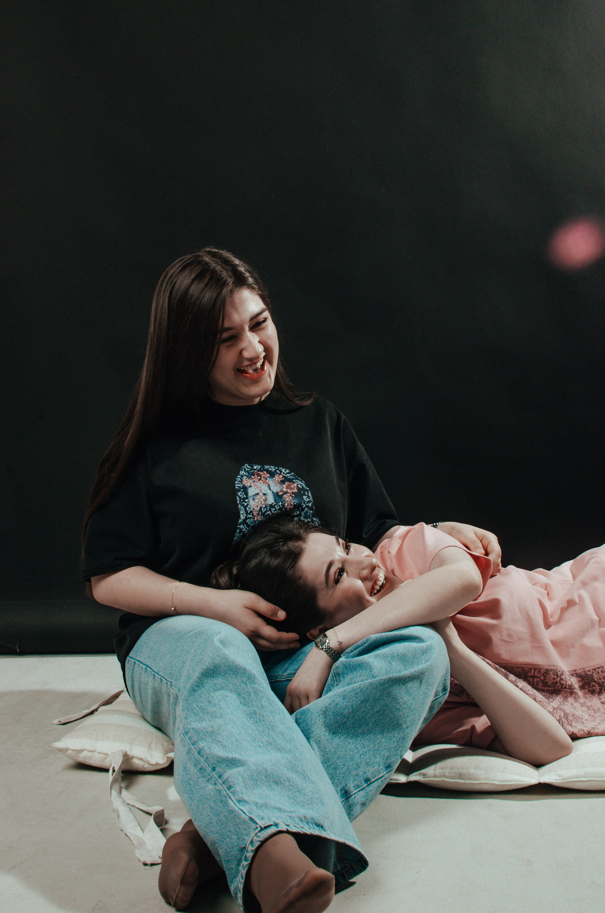 Родные сестра