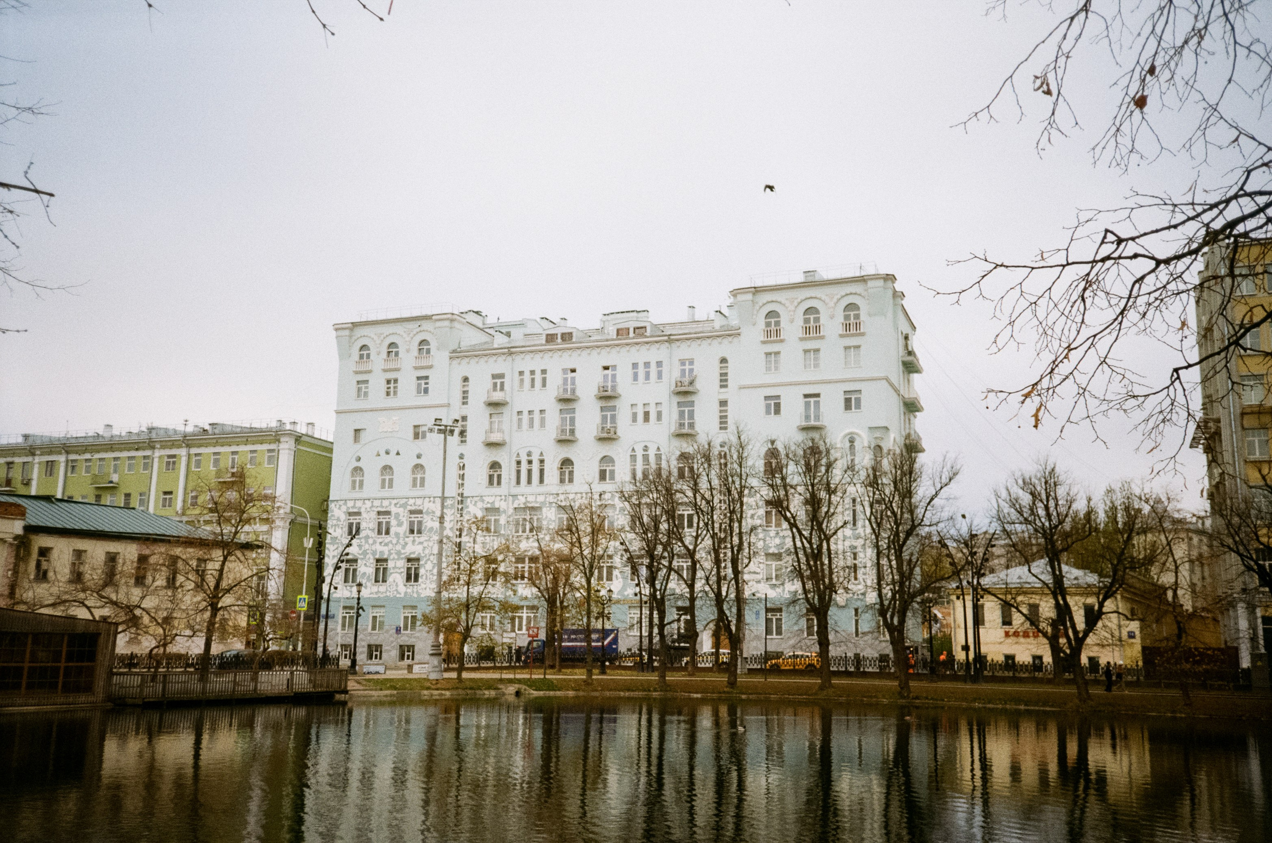 Чистые пруды, Покровка, Потаповский переулок / Cosina CX-1 / Kodak ProImage 100