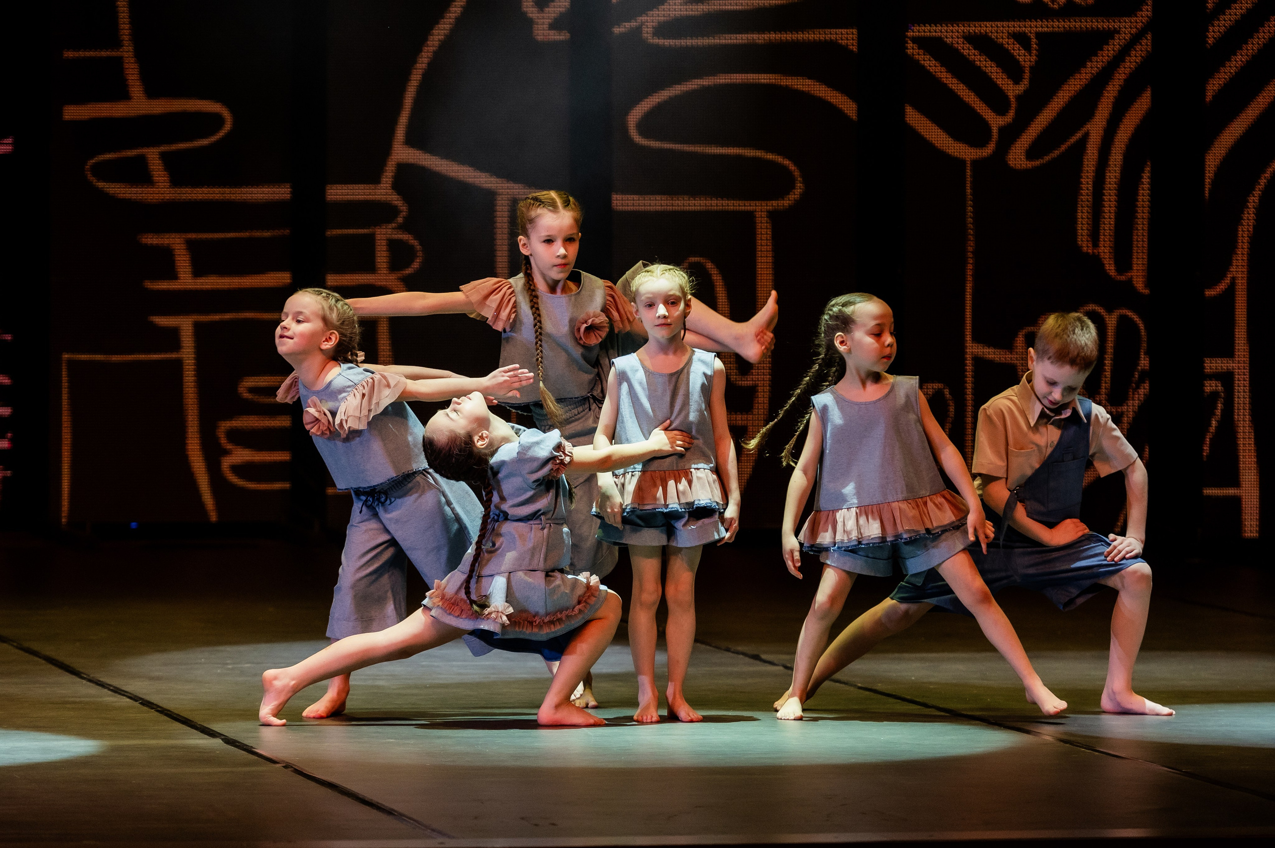 Концерты студии современной хореографии Пространные танцы. Дом детской фотографии Арсюткиной Наталии™