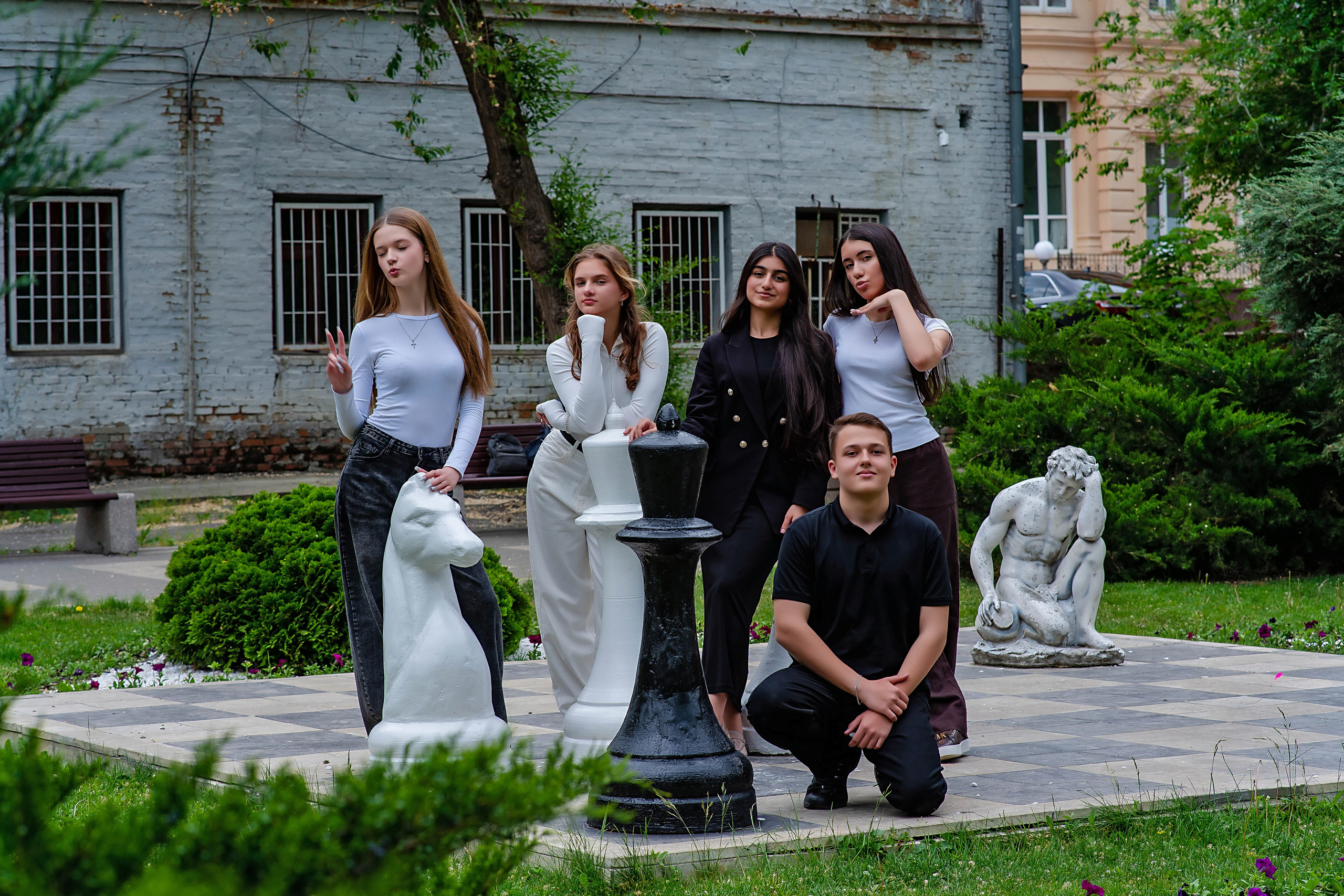 Выпускные (школьные) альбомы (книги) в Ростове-на-Дону. Современные Выпускные Альбомы в Ростове-на-Дону