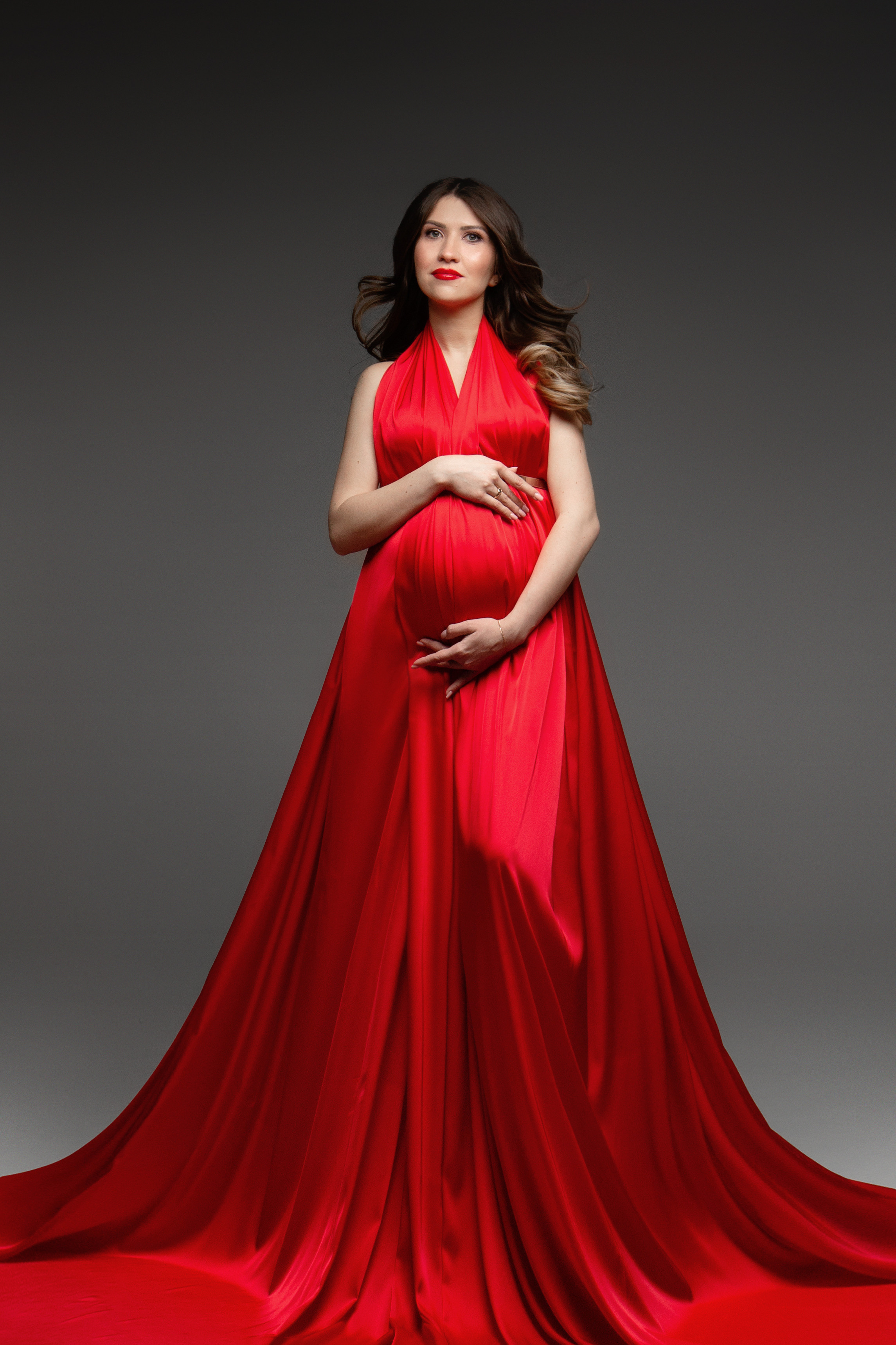 Шёлк Армани Красный. Фотограф беременности в Екатеринбурге Илона Филатьева