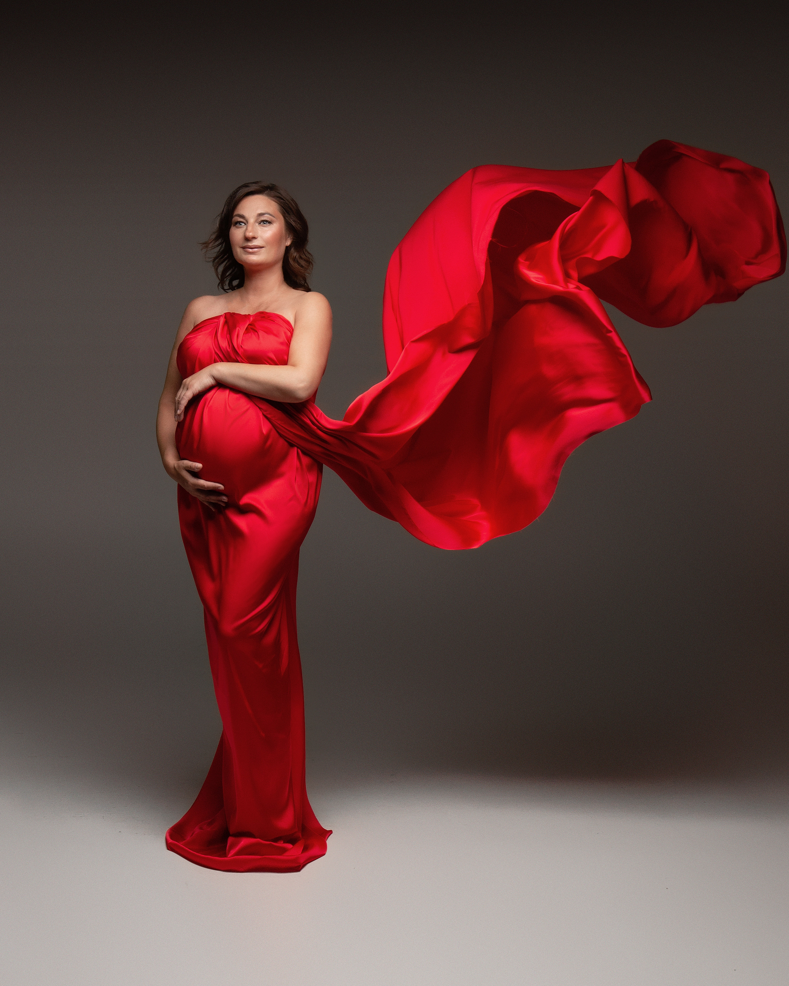 Шёлк Армани Красный. Фотограф беременности в Екатеринбурге Илона Филатьева