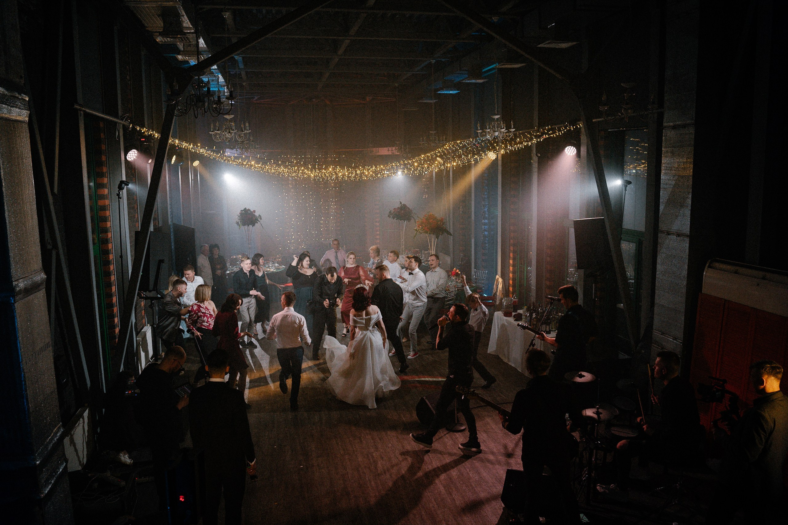 Свадебная фотосессия в Loft «Manhattan» в Пучково. Свадебный фотограф в Пучково