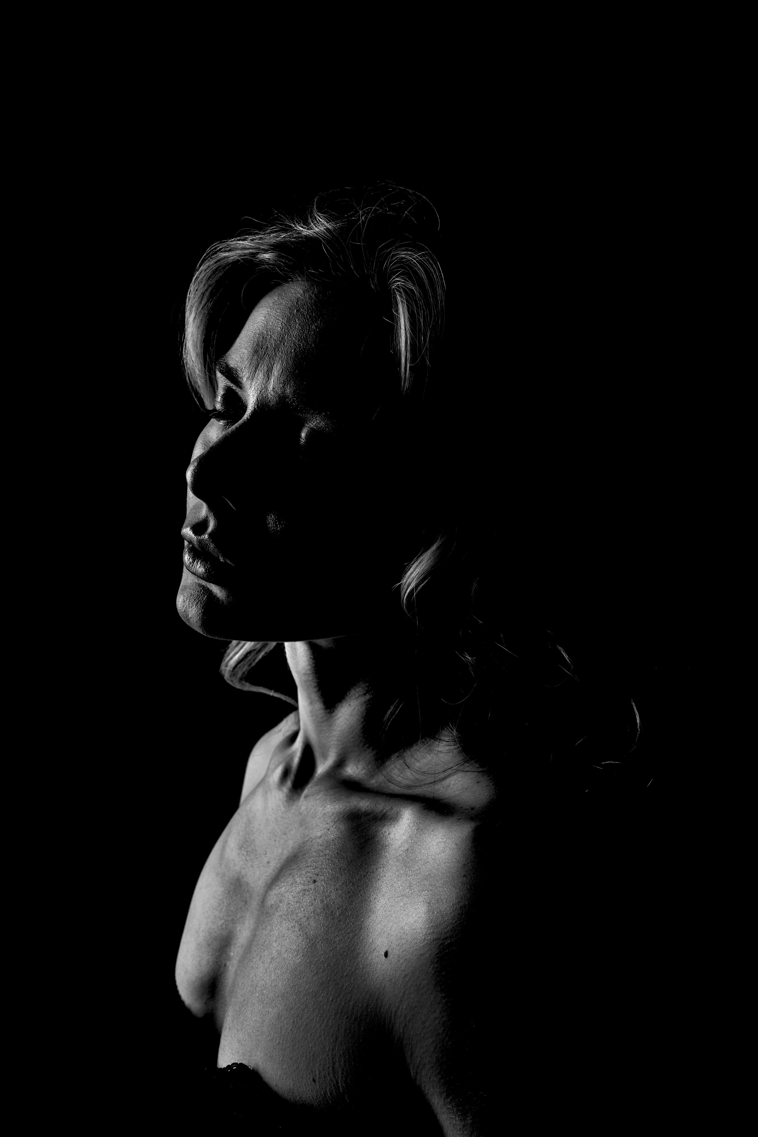 Фотосессия на черном фоне, силуэтная фотосессия. Свадебный и индивидуальный фотограф Аля Мамакова