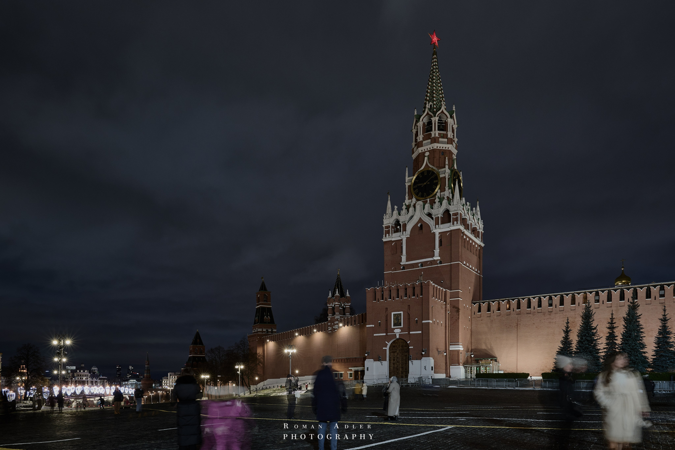 Новогодняя ночная Москва 2025. Фотограф Роман Адлер