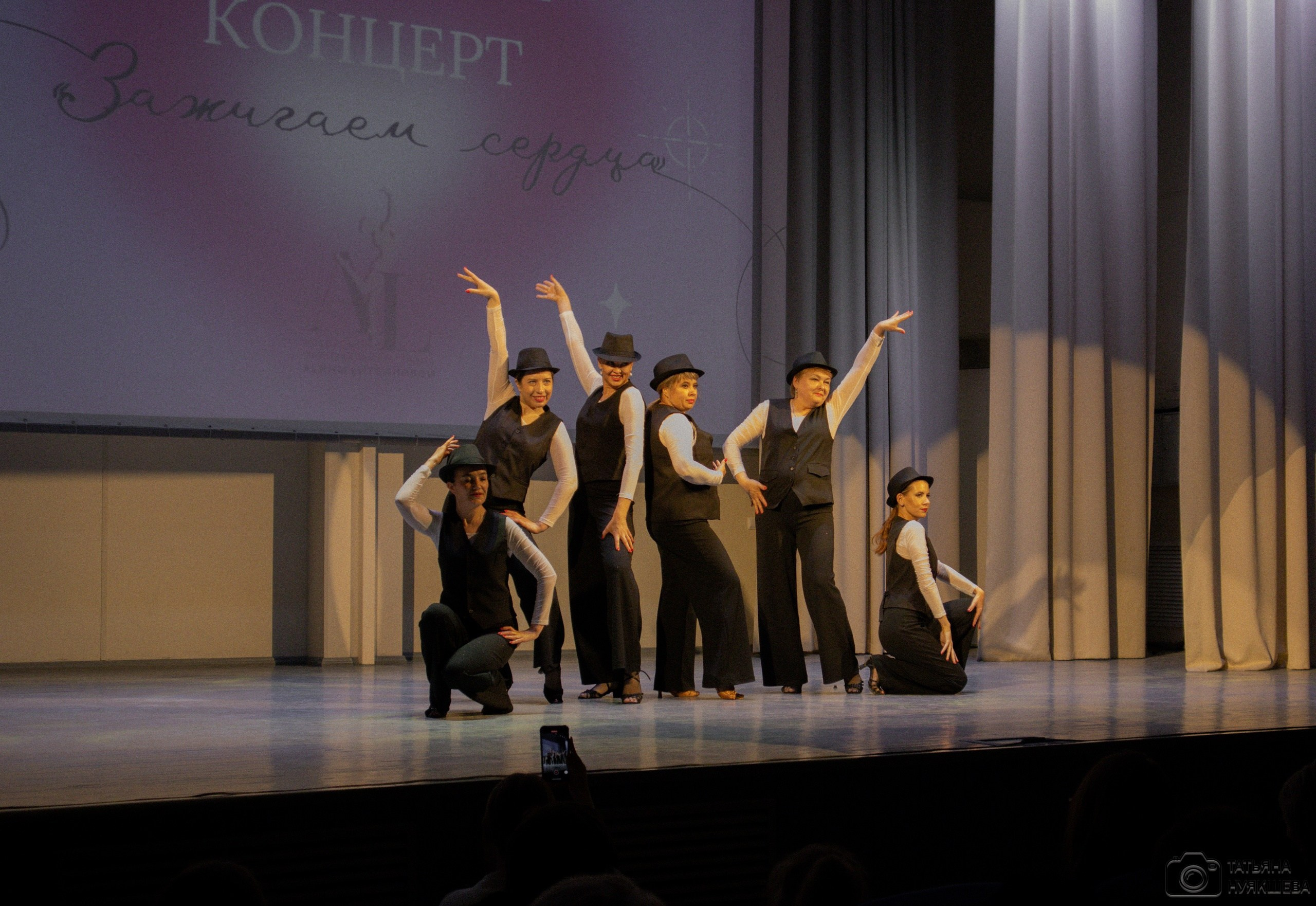 Отчетный концерт танцевальной студии Алины Литвиновой. Свадебный и семейный фотограф Татьяна Нуякшева Новоалтайск — Барнаул