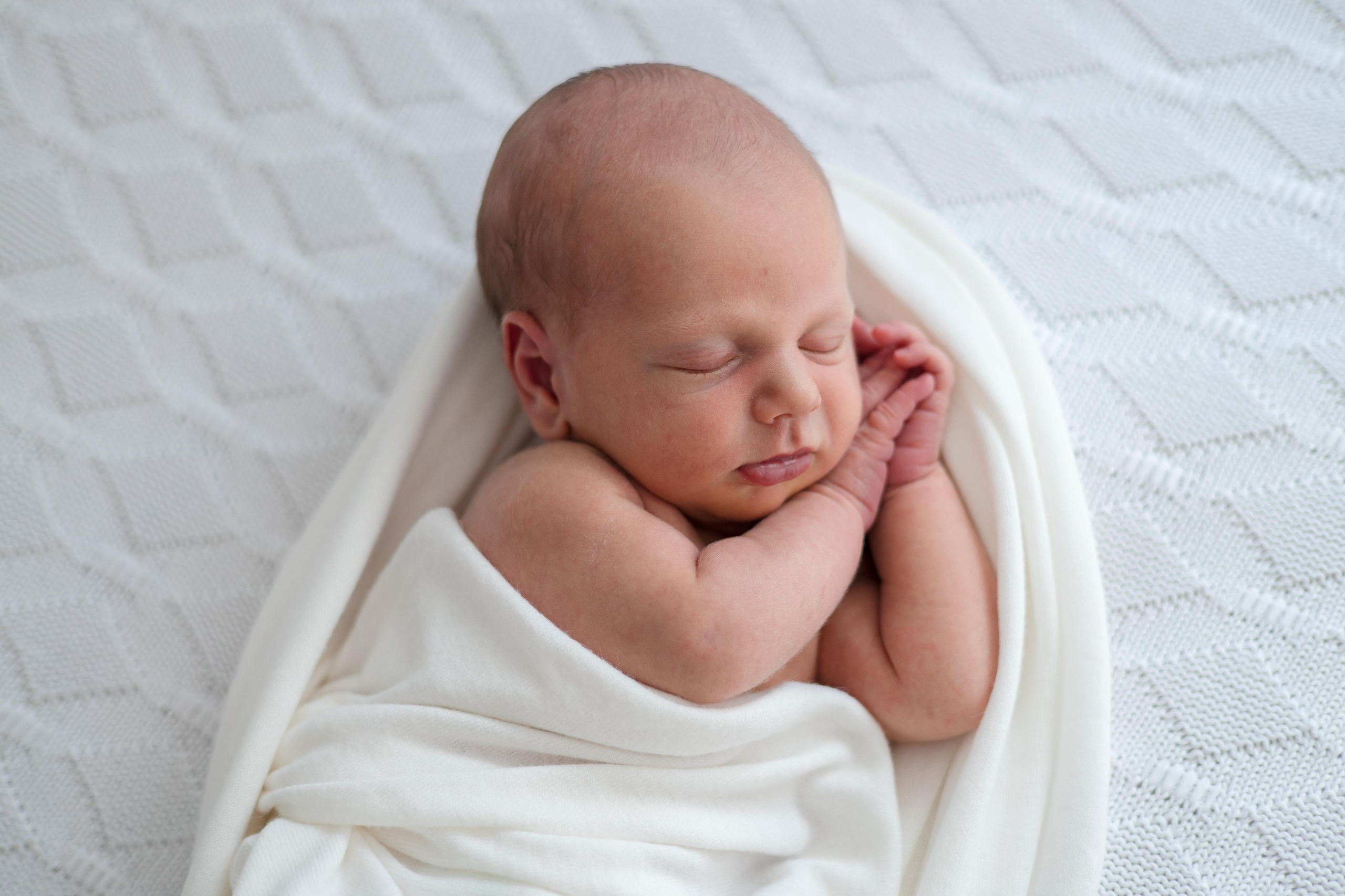 Леонид, 1 неделя и 3 дня. Семейный и детский фотограф в Железногорске Саламахо Ольга