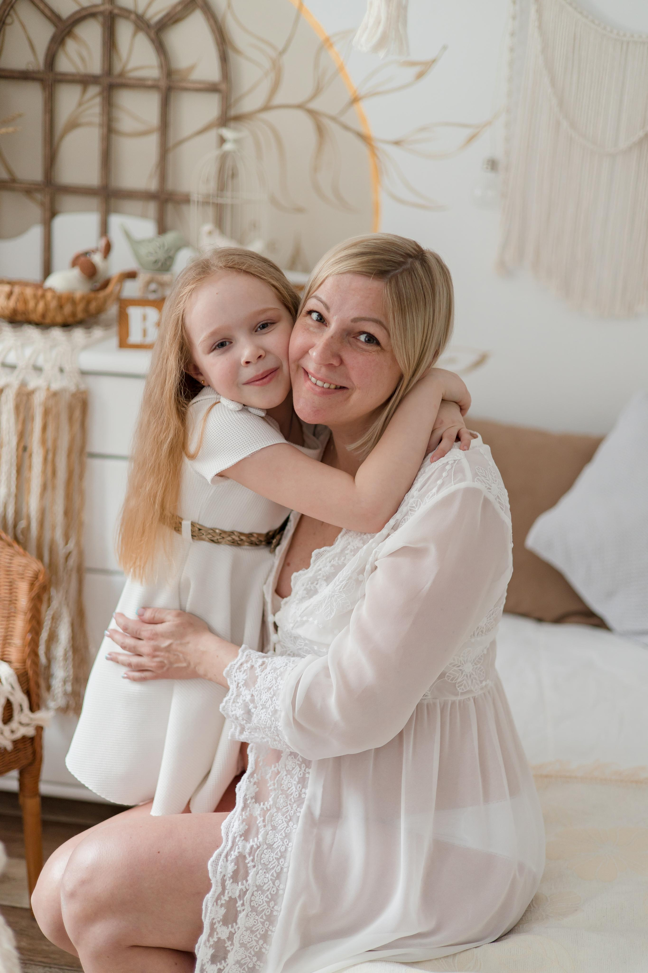 Елена с дочерью. Семейный и детский фотограф в Железногорске Саламахо Ольга
