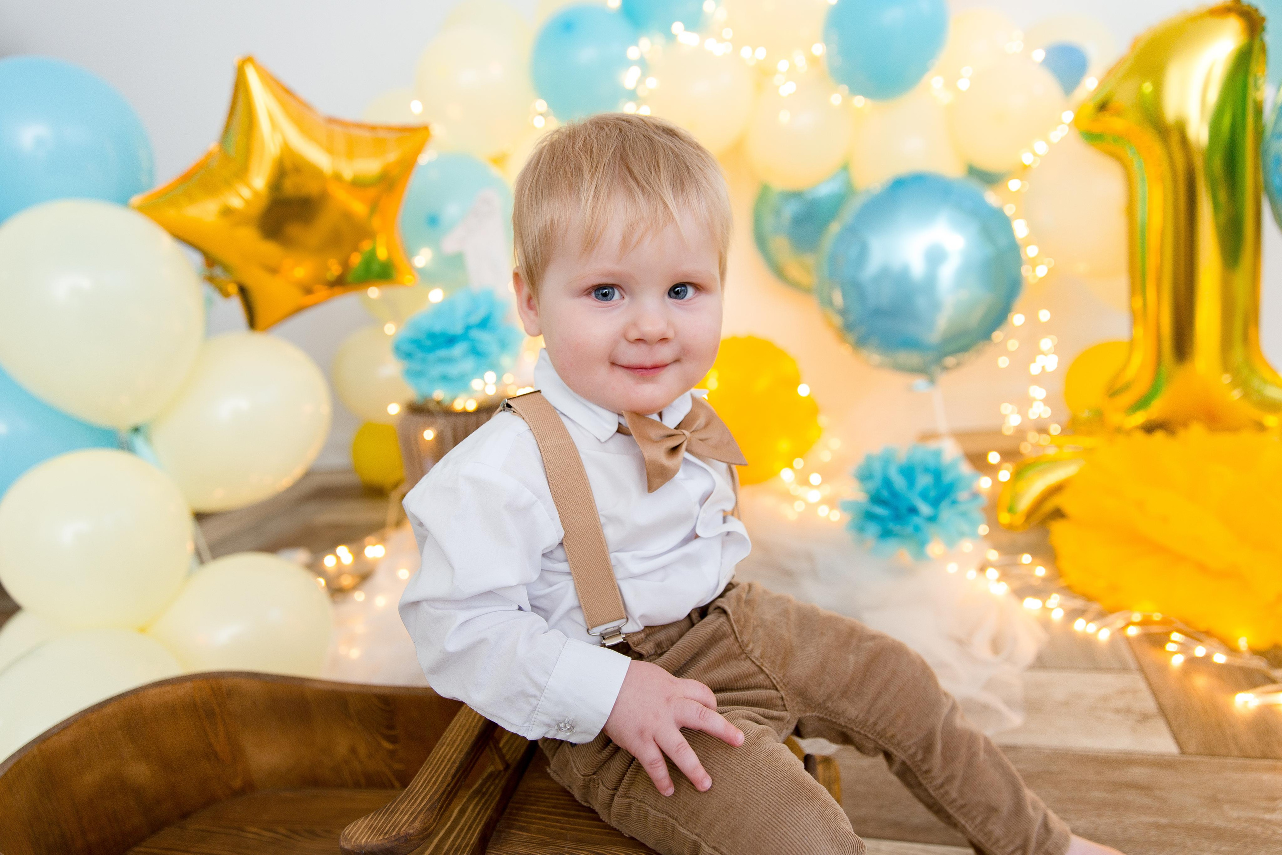 День рождения с воздушными шарами. Семейный и детский фотограф в Железногорске Саламахо Ольга