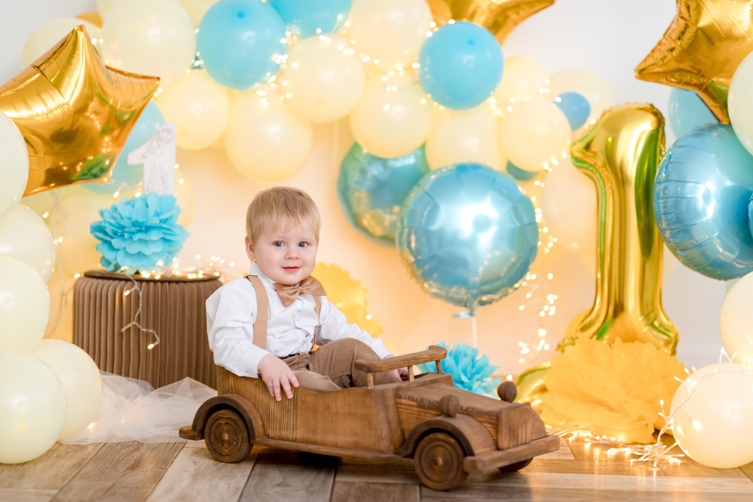 День рождения с воздушными шарами. Семейный и детский фотограф в Железногорске Саламахо Ольга