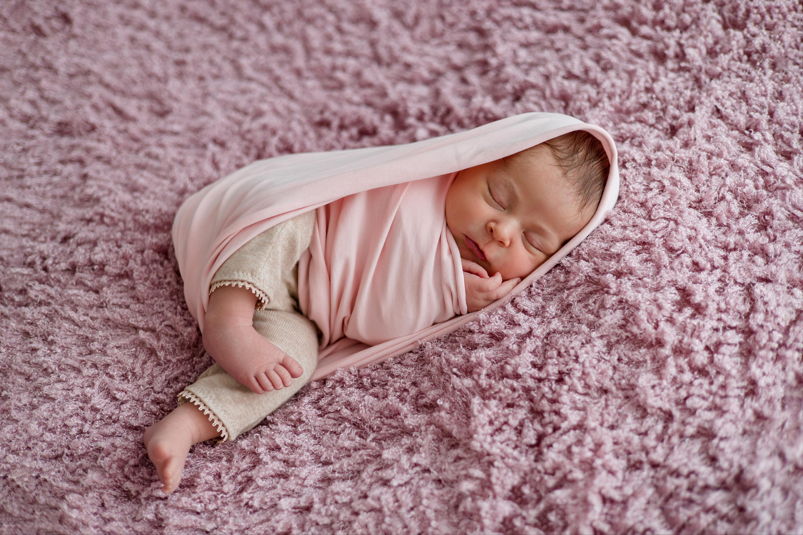 Аделина, 2 недели. Семейный и детский фотограф в Железногорске Саламахо Ольга