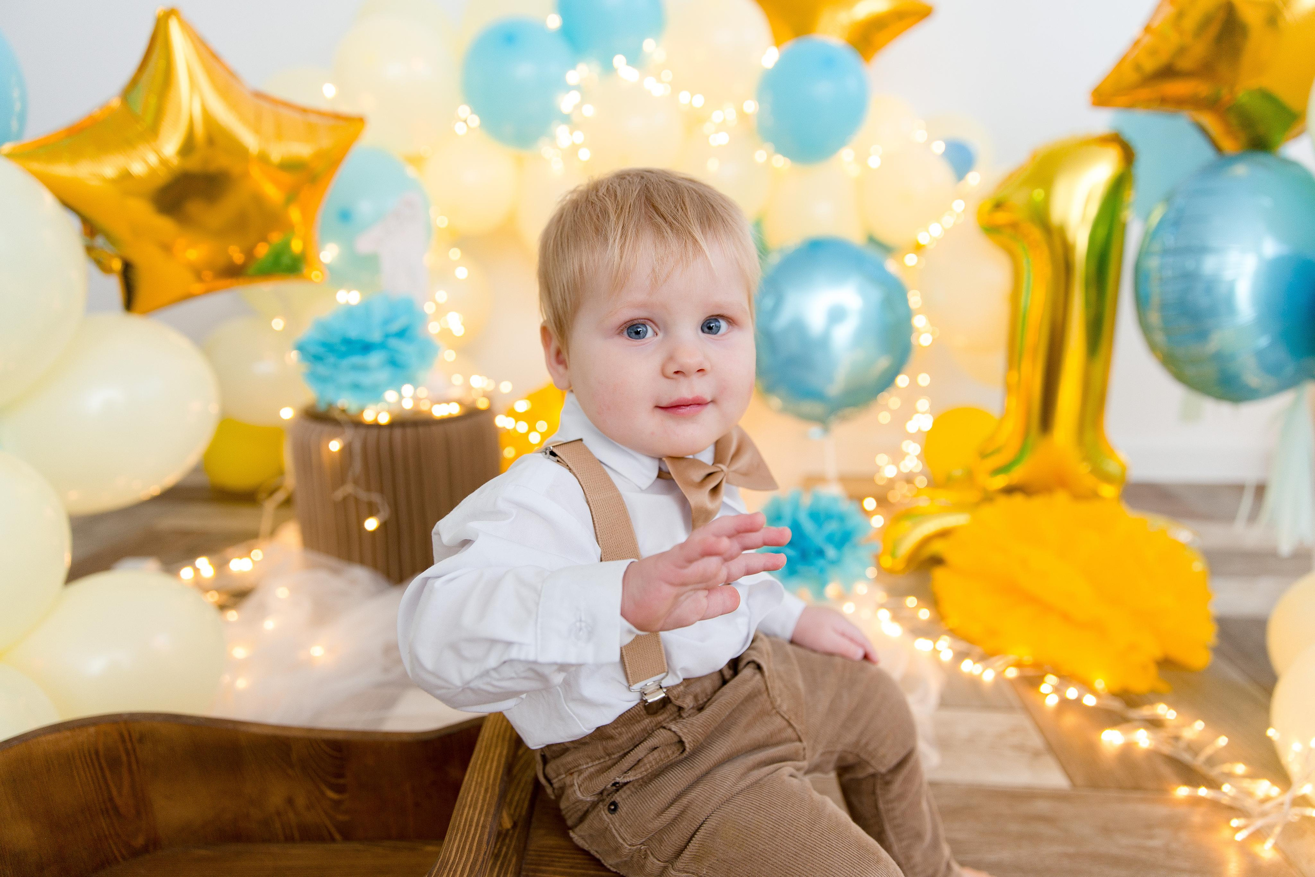 День рождения с воздушными шарами. Семейный и детский фотограф в Железногорске Саламахо Ольга