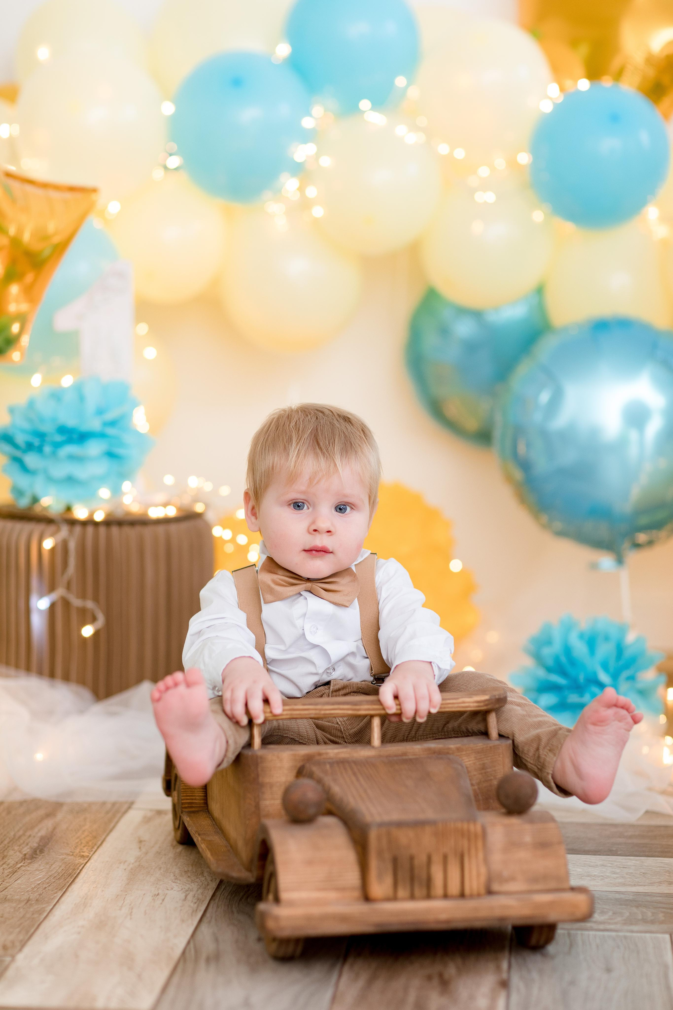 День рождения с воздушными шарами. Семейный и детский фотограф в Железногорске Саламахо Ольга