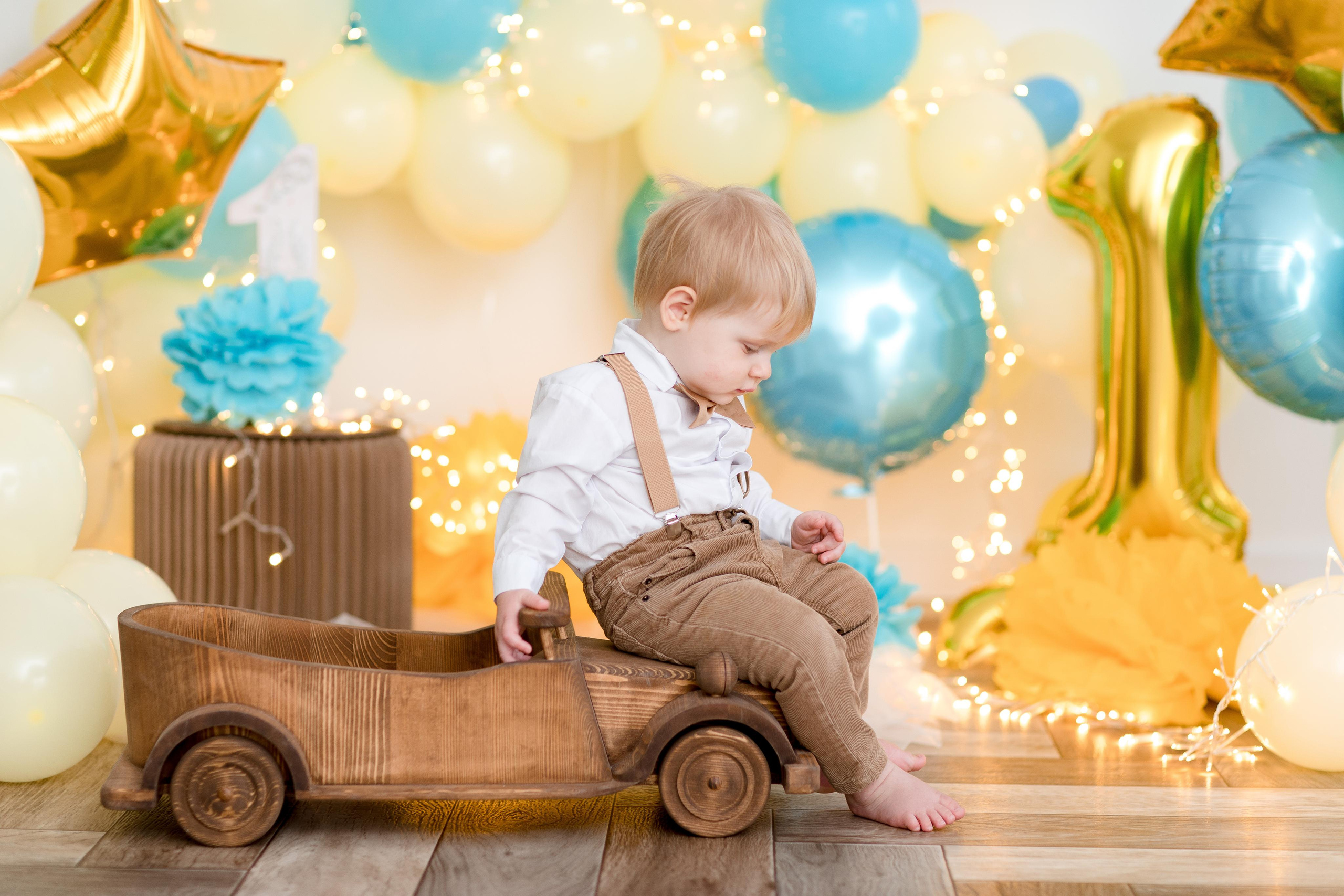 День рождения с воздушными шарами. Семейный и детский фотограф в Железногорске Саламахо Ольга