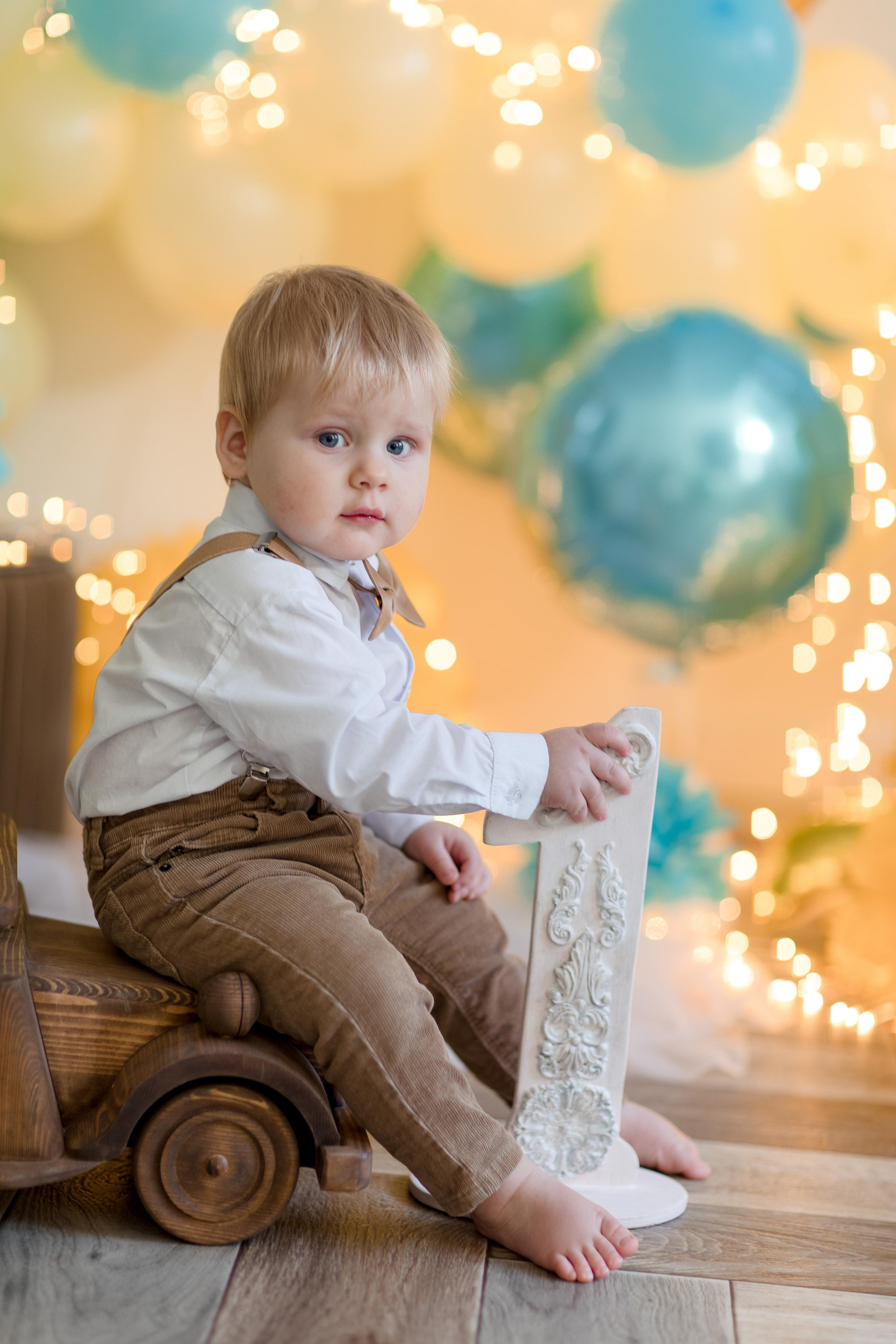 День рождения с воздушными шарами. Семейный и детский фотограф в Железногорске Саламахо Ольга